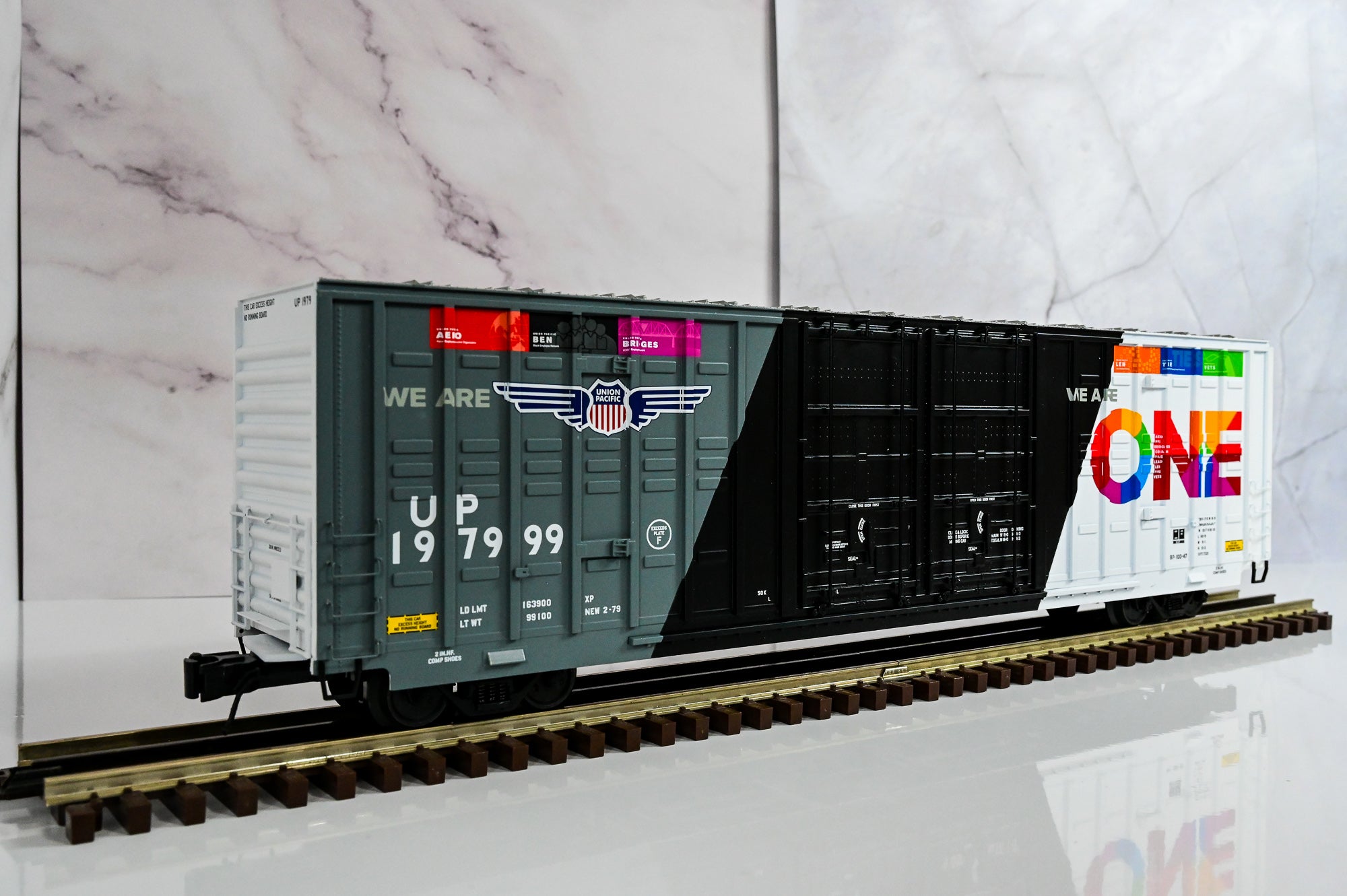 Atlas Union Pacific (ONE) Berwick 60β Hy-Cube Box Car #197999 | Premier | O Scale