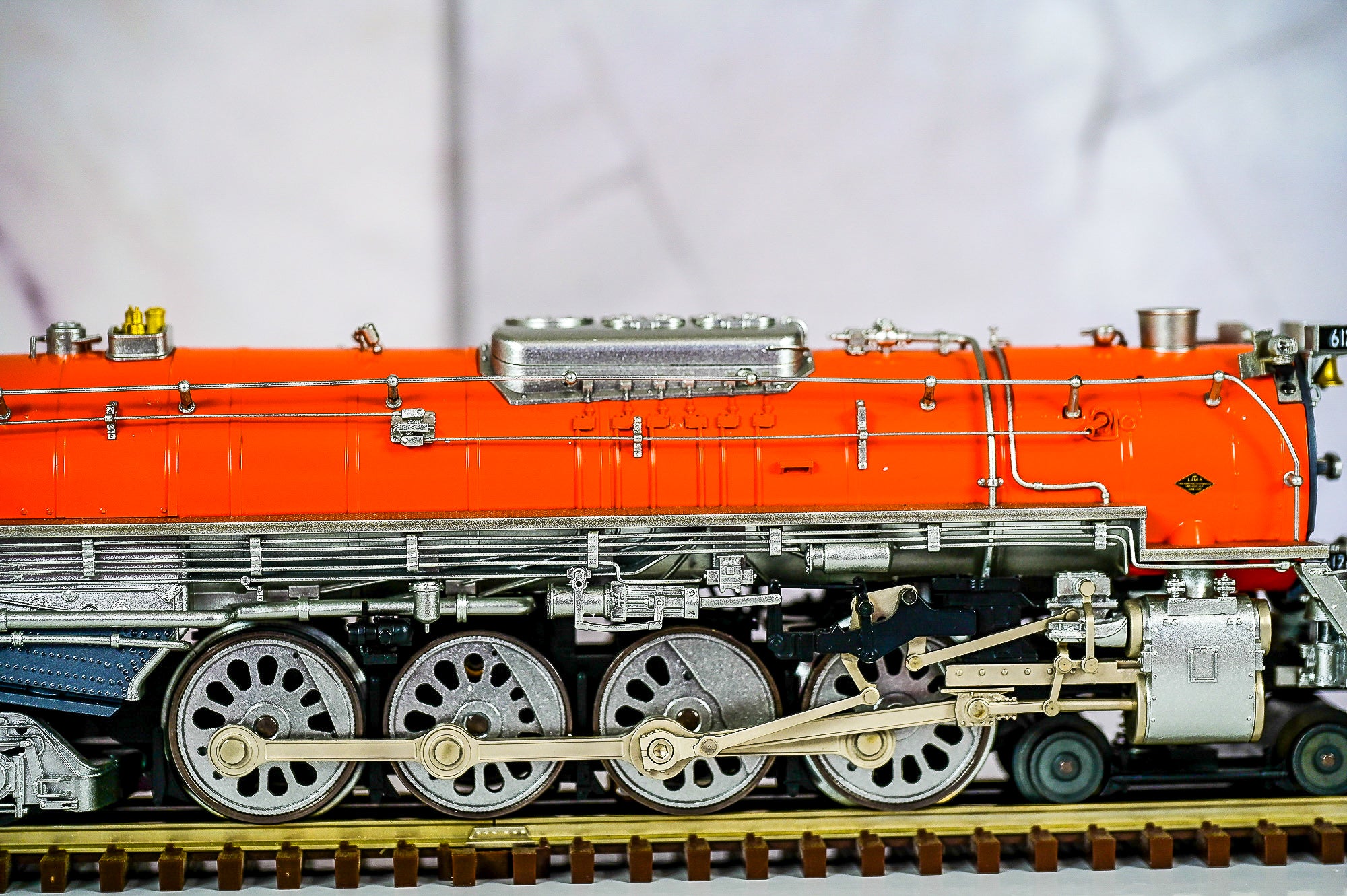 Lionel "The Chessie" Greenbrier Steam Locomotive #612 | Legacy | O Scale