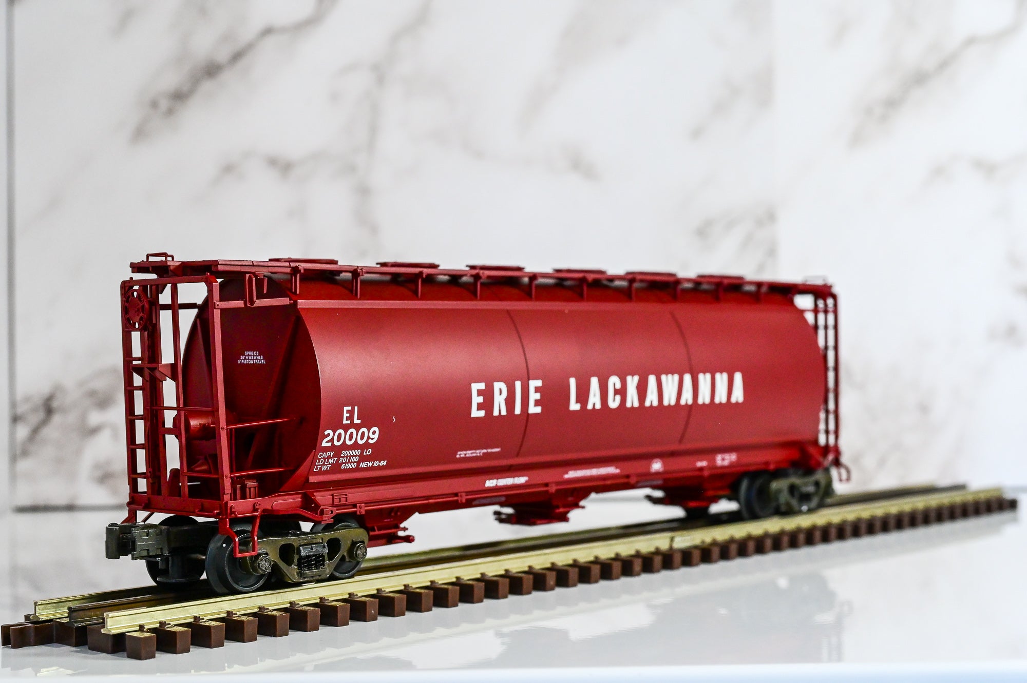 Atlas Erie Lackawanna ACF 3-Bay Cylindrical Hopper EL 20009 | Premier | O Scale