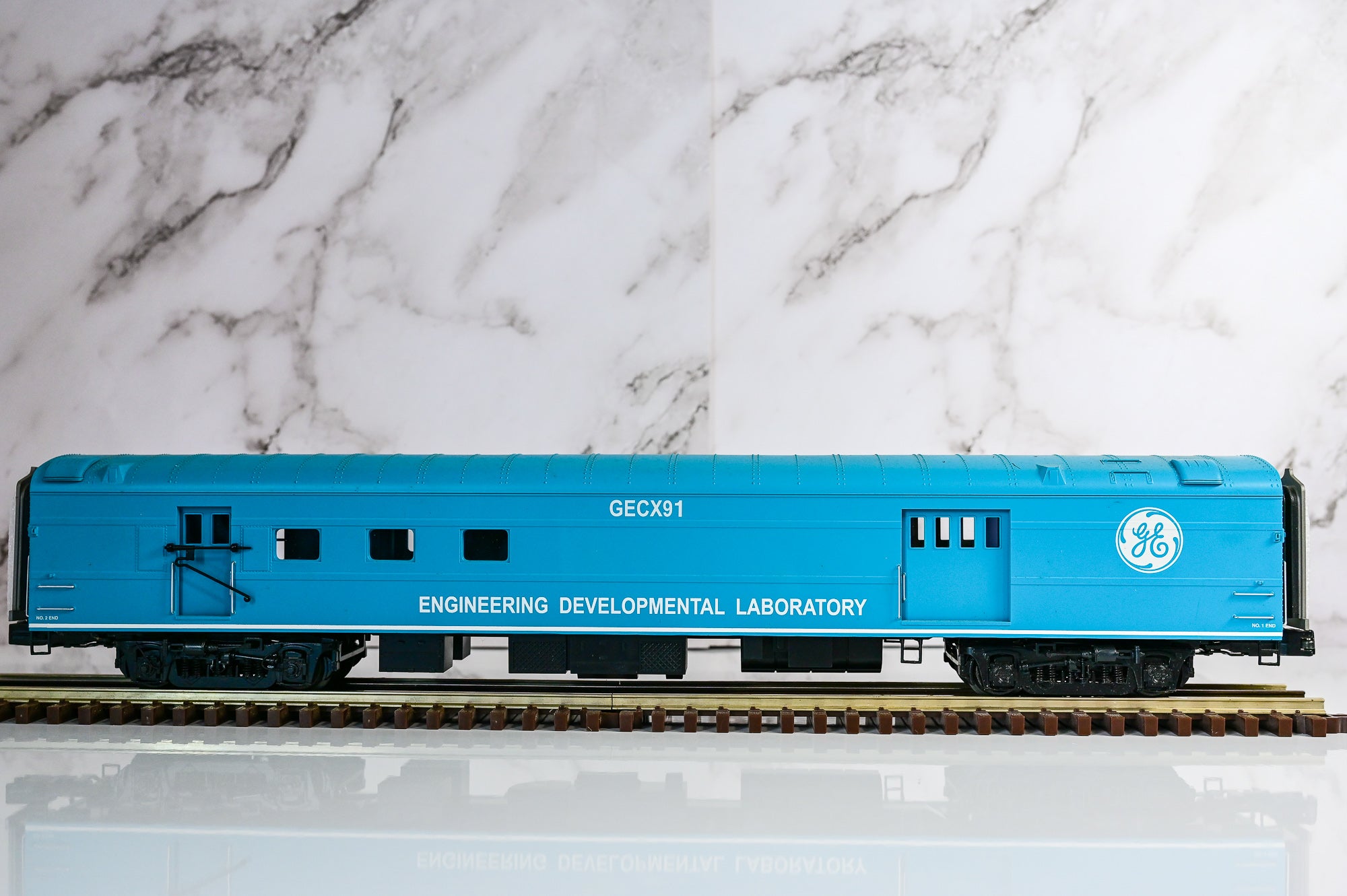 MTH GE Evolution 70' Streamlined RPO Passenger Car | Premier | O Scale