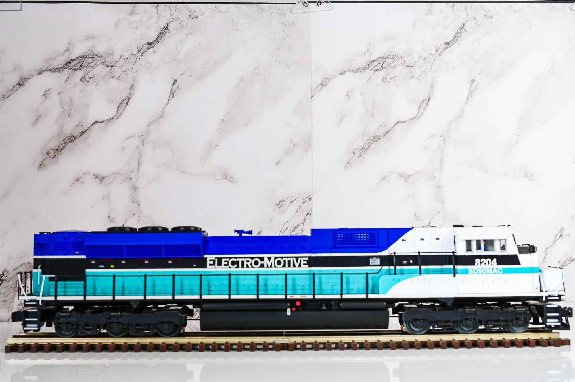 Lionel EMDX SD90MAC #8204 (Demonstrator) | Legacy | O Scale