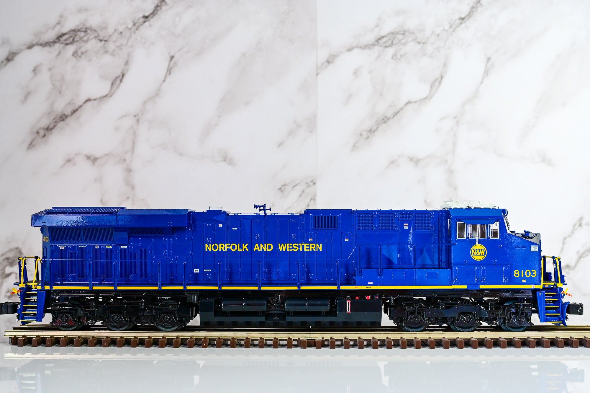 Lionel Norfolk & Western Heritage ES44AC #8103 | Legacy | O Scale