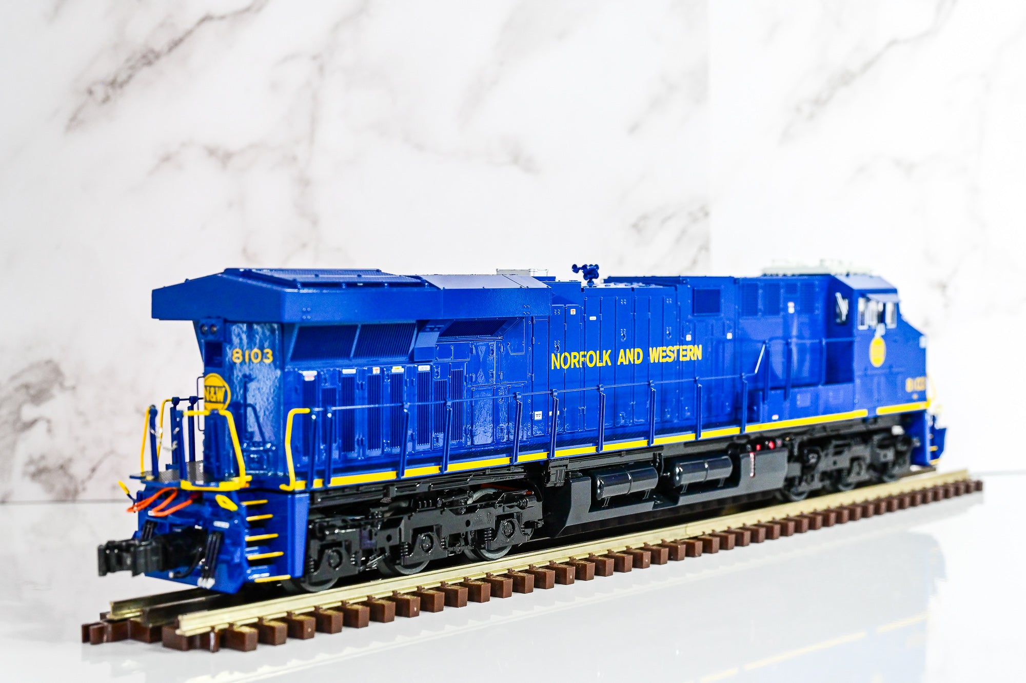 Lionel Norfolk & Western Heritage ES44AC #8103 | Legacy | O Scale