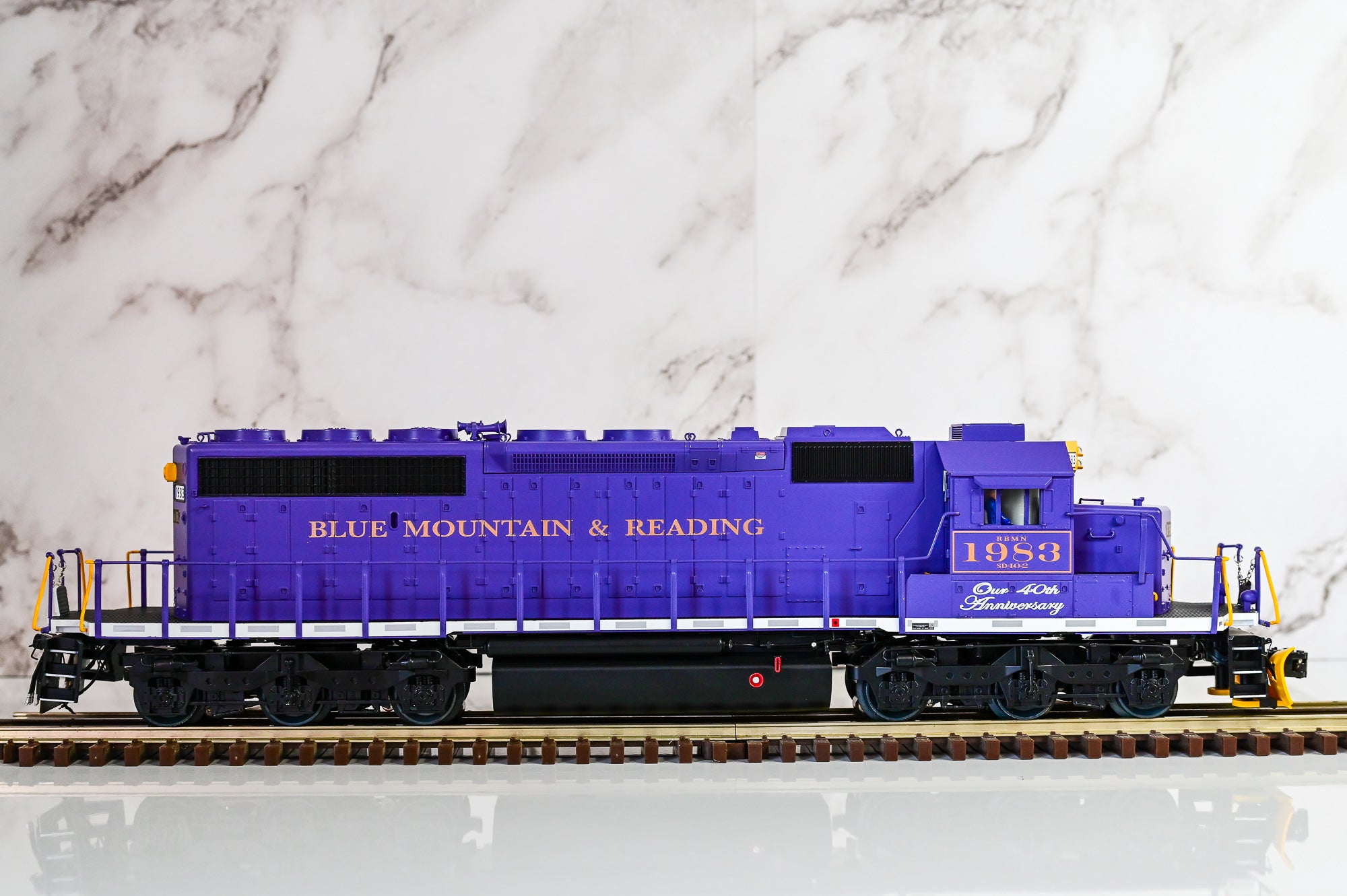 Lionel Reading & Northern SD40-2 #1983 | Legacy | O Scale