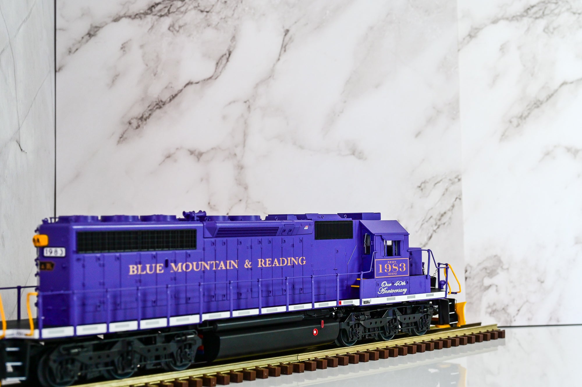 Lionel Reading & Northern SD40-2 #1983 | Legacy | O Scale