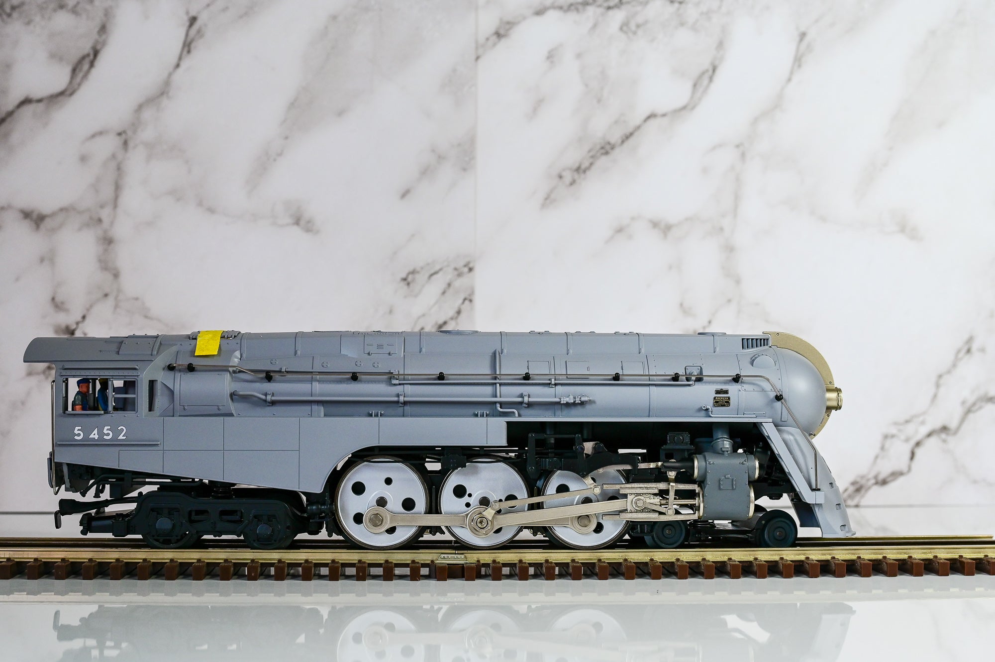 Lionel New York Central Dreyfuss J3 Hudson #5452 | Legacy | O Scale