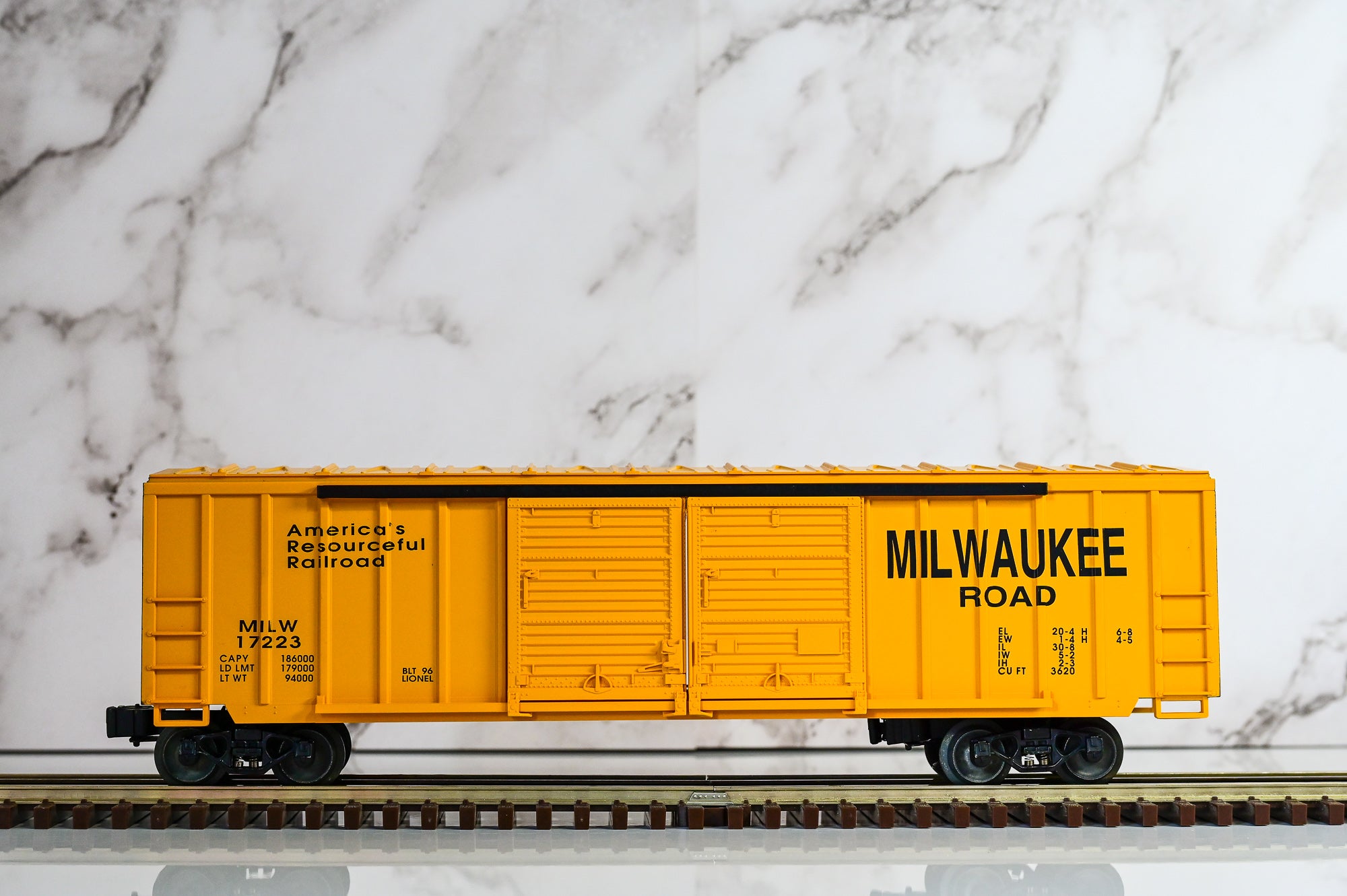 Lionel Milwaukee Road Double Door Boxcar | O Scale