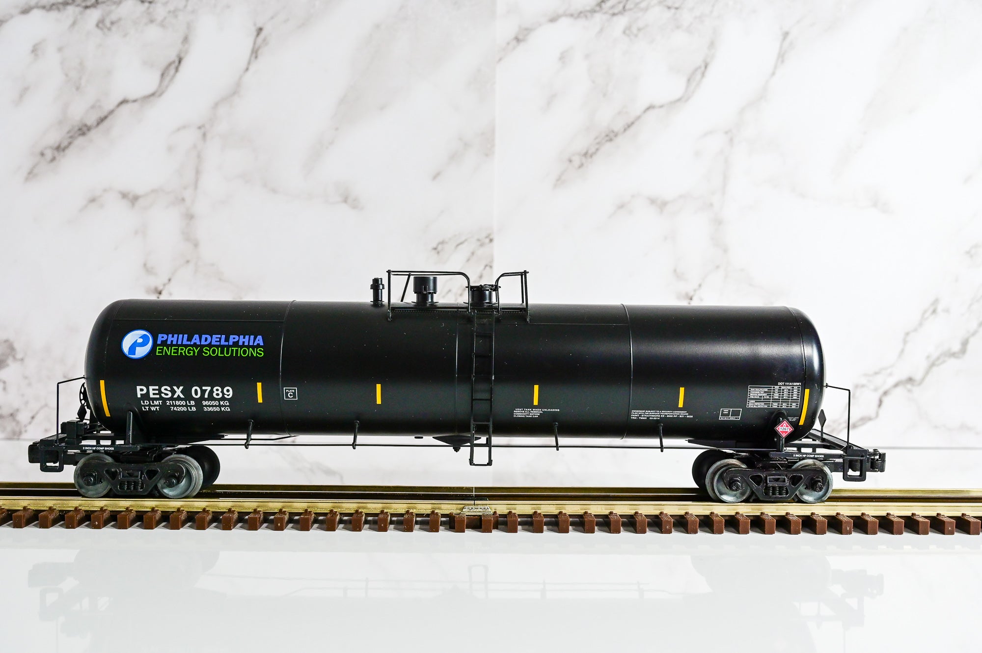 Lionel Philadelphia Energy Solutions 30K Gallon Ethanol Tank Car 3-Pack | Scale Freight | O Scale