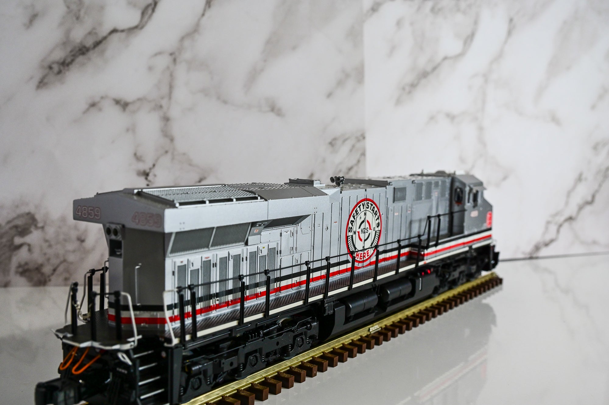 Lionel Kansas City Southern LEGACY ES44AC #4859 | LEGACY | O Scale