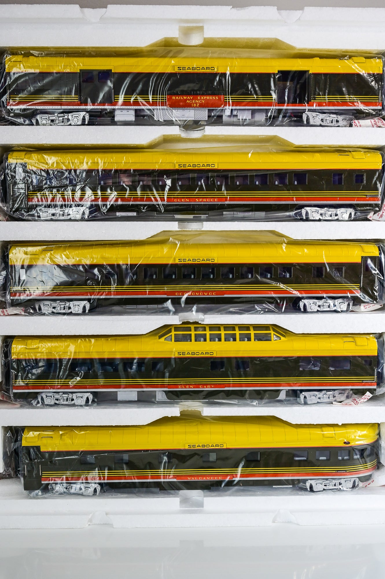 MTH Seaboard 5-Car 70' Ribbed Passenger Set | Premier | O Scale