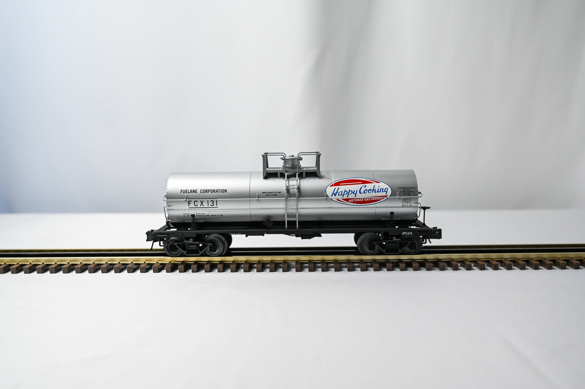 Atlas Fuelane 11000 Gallon Tank Car 131 | O Scale