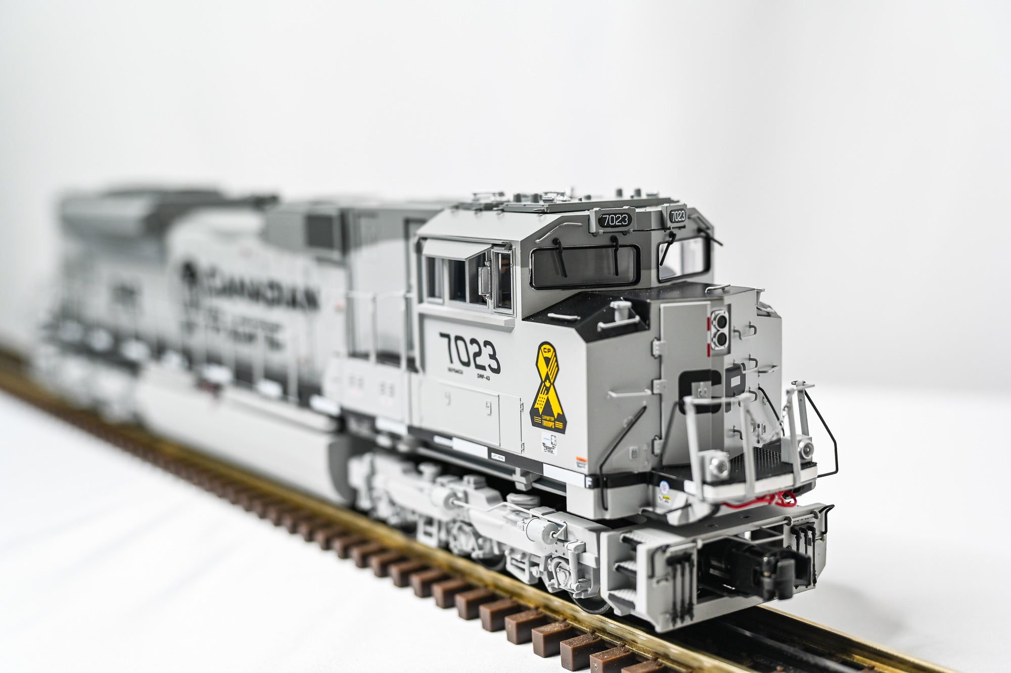 Atlas Canadian Pacific SD70ACe Air Force Military Pride 7023 | O Scale
