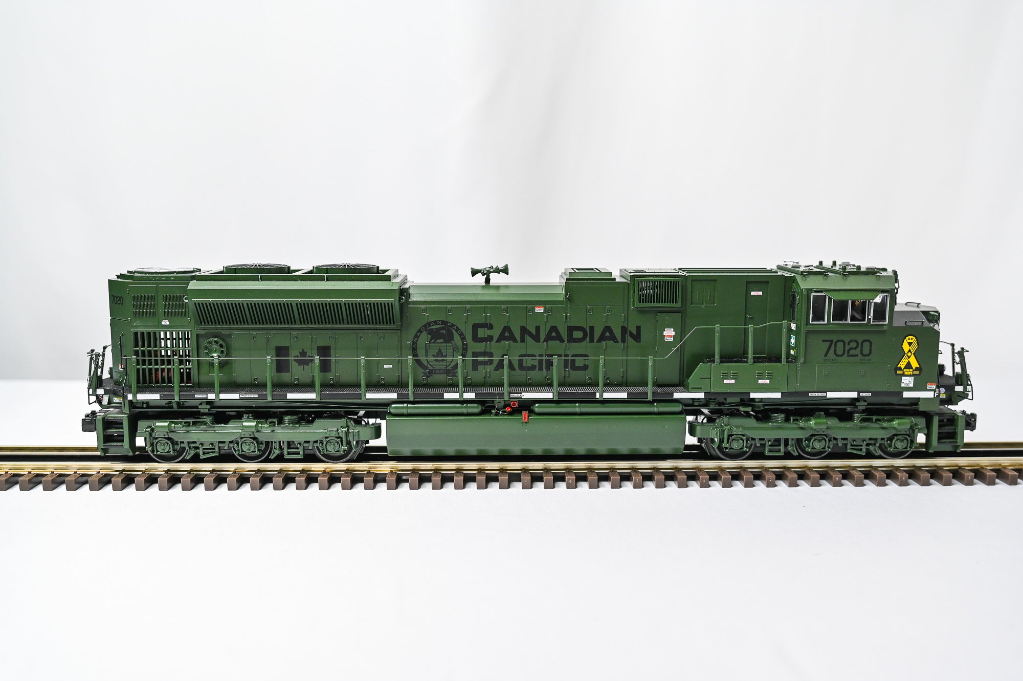 Atlas Canadian Pacific SD70ACe Army Green Military Pride 7020 | O Scale