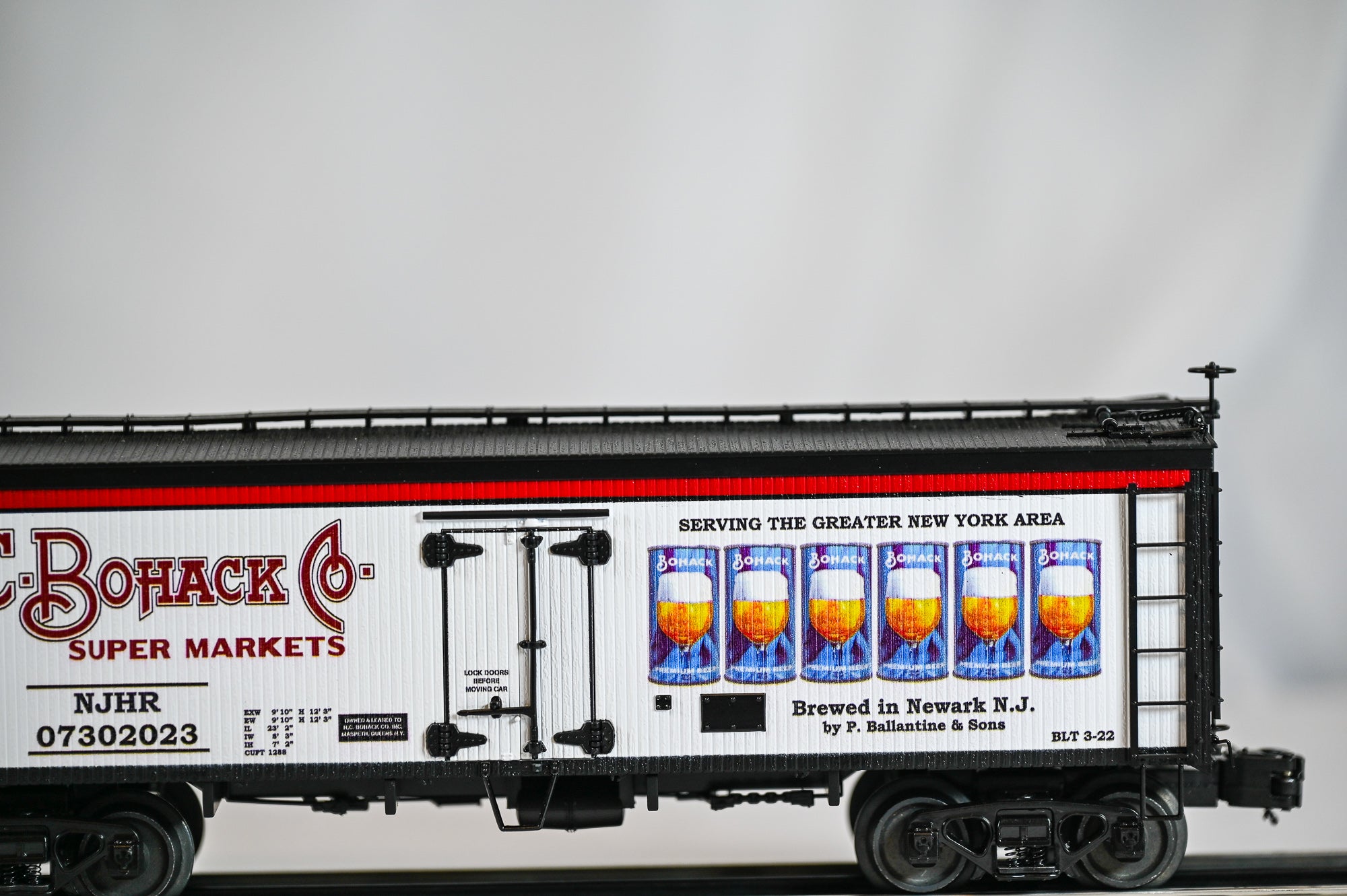MTH Bohack Beer 07302023 36' NJH Wood Sided Reefer Car | O Scale