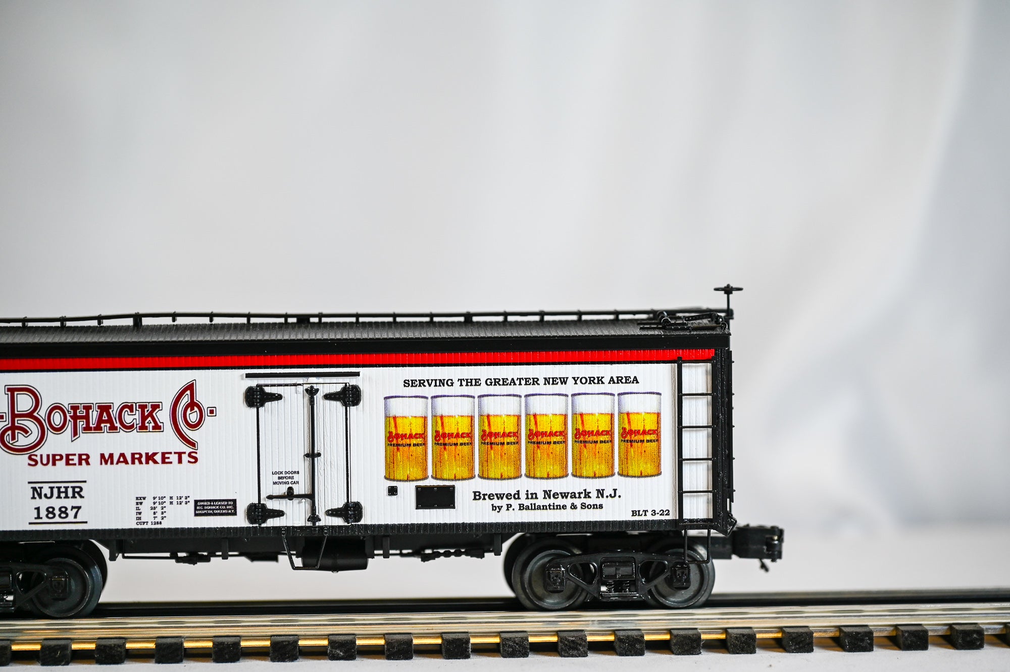 MTH Bohack Beer 1887 36' NJH Wood Sided Reefer Car | O Scale