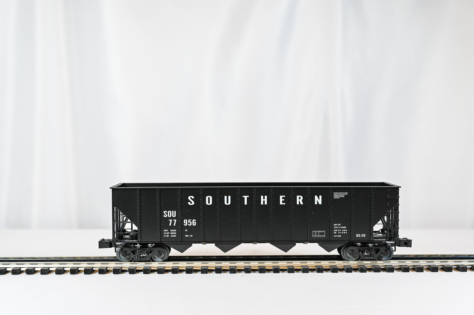 Lionel Southern 4 Bay Hopper 3 Pack A | O Scale