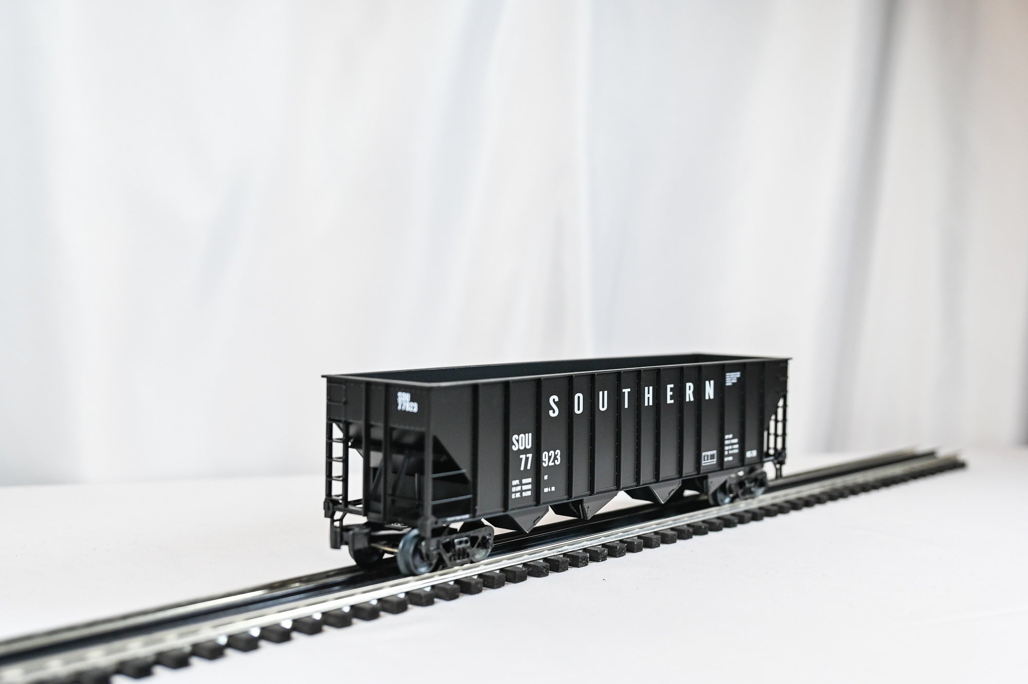 Lionel Southern 4 Bay Hopper 3 Pack A | O Scale