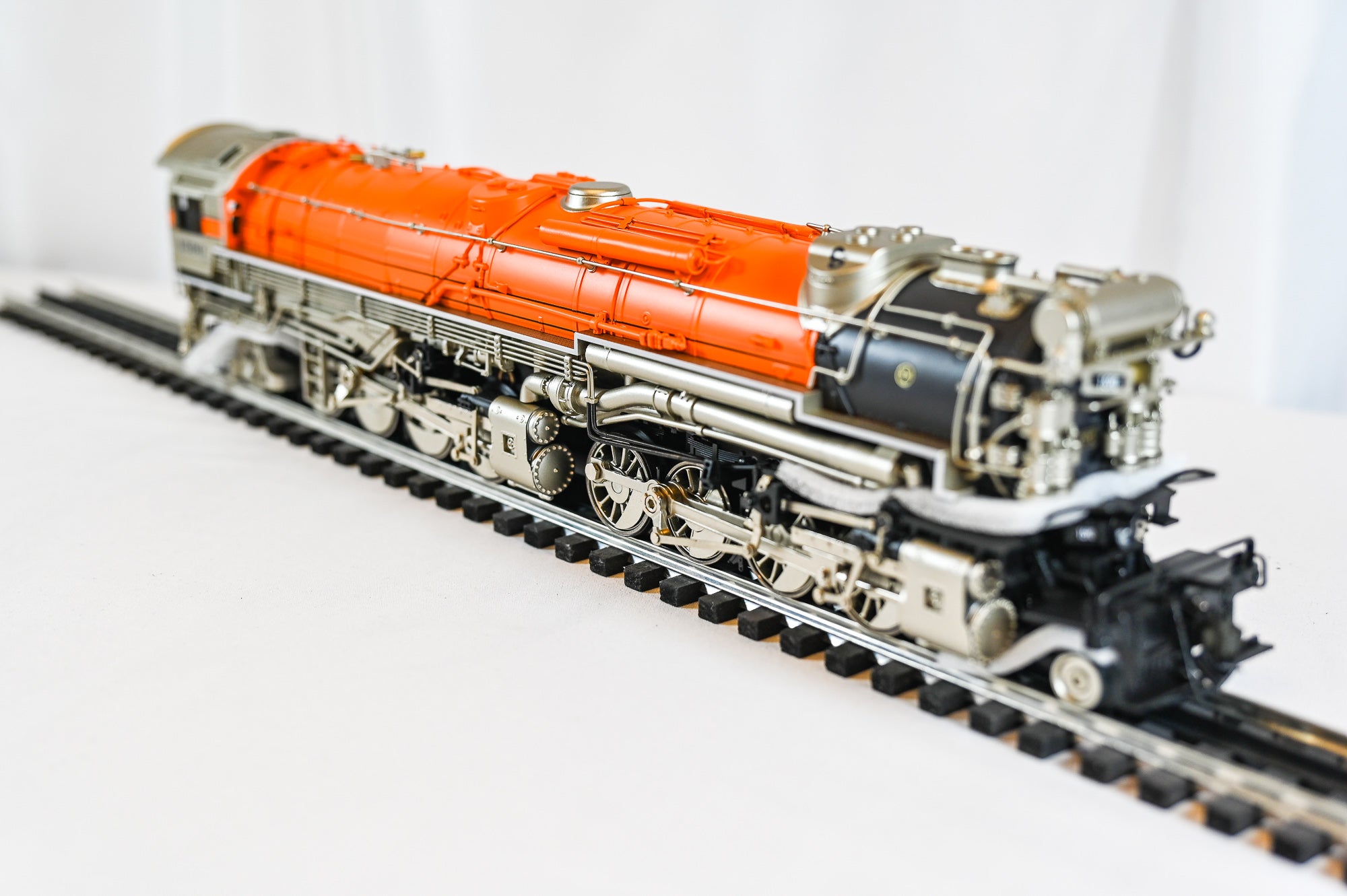 Lionel Train Loft Custom Chessie Legacy H7 1590 | O Scale