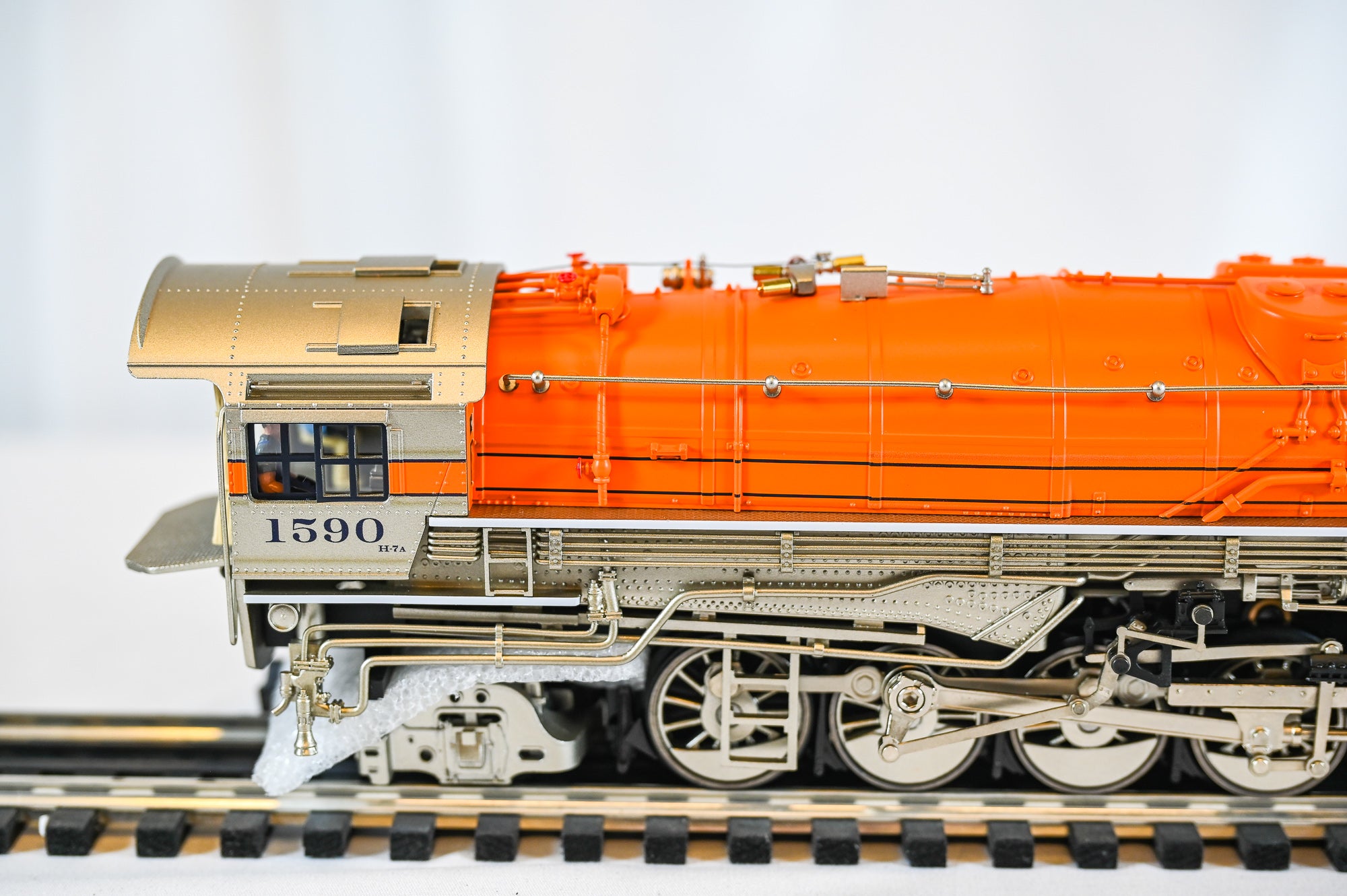 Lionel Train Loft Custom Chessie Legacy H7 1590 | O Scale