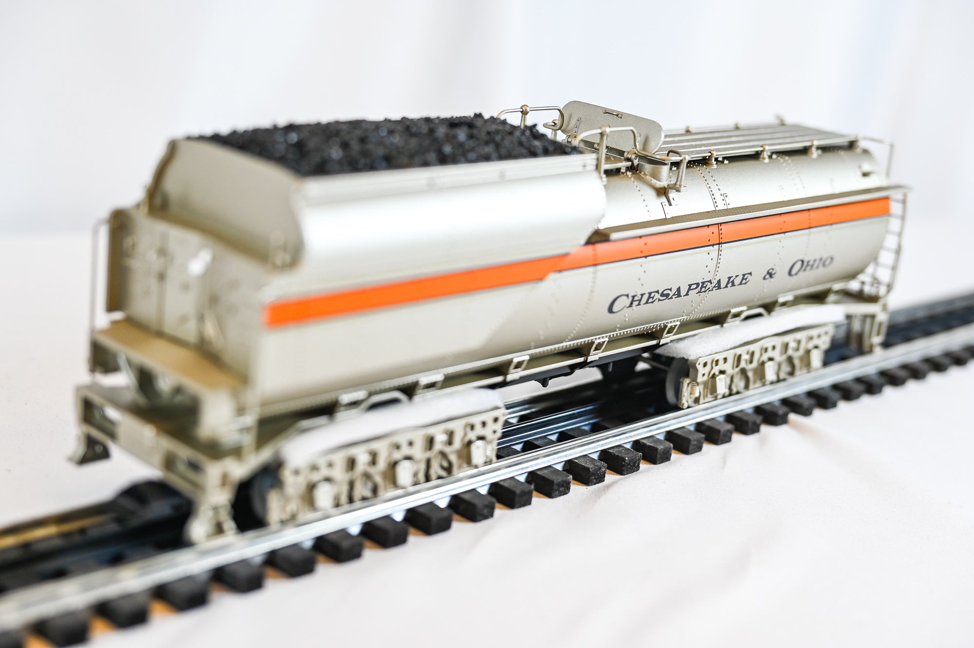 Lionel Train Loft Custom Chessie Legacy H7 1590 | O Scale