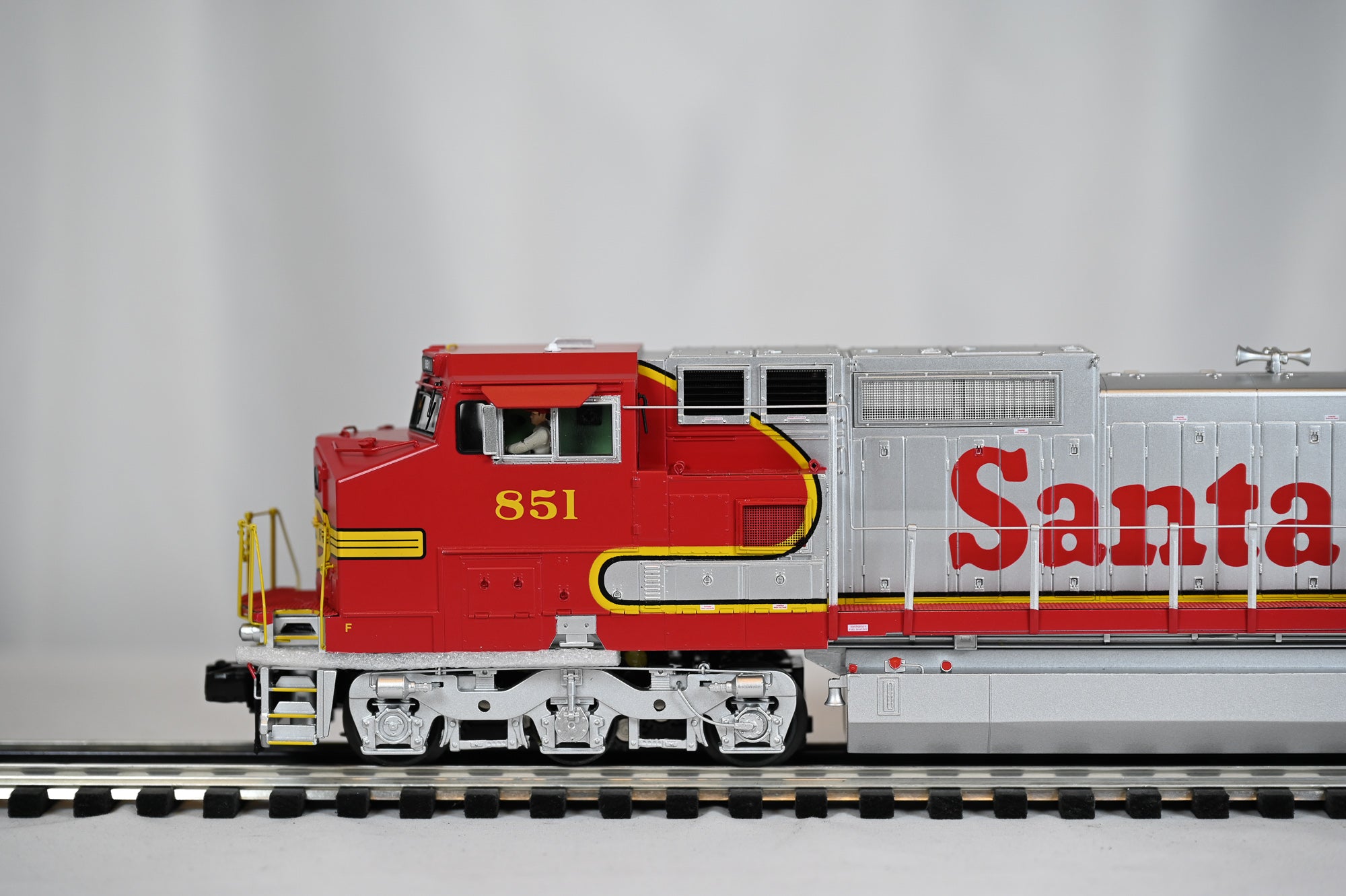 MTH Santa Fe Dash-8 Diesel Locomotive #851 | Premier | O Scale