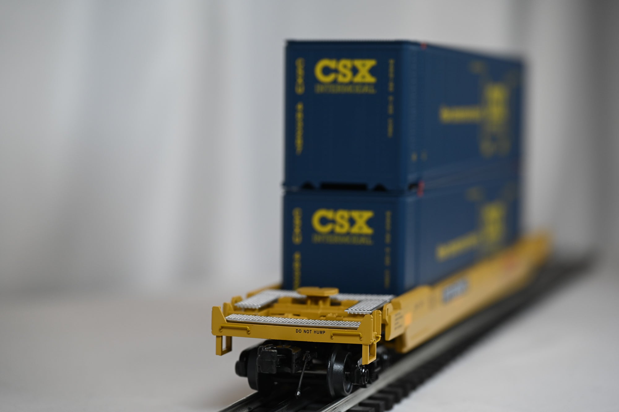 MTH CSX Husky Stack Car | O Scale