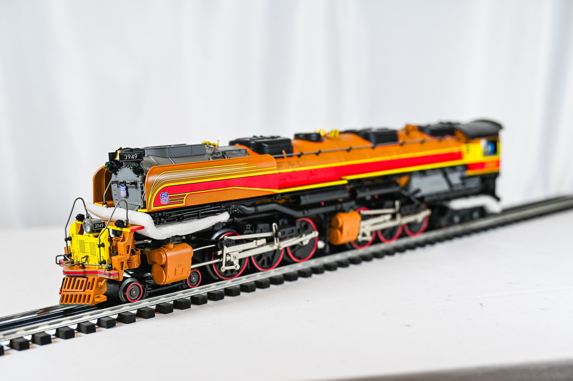Lionel Union Pacific Challenger #3949 | Vision Line | O Scale