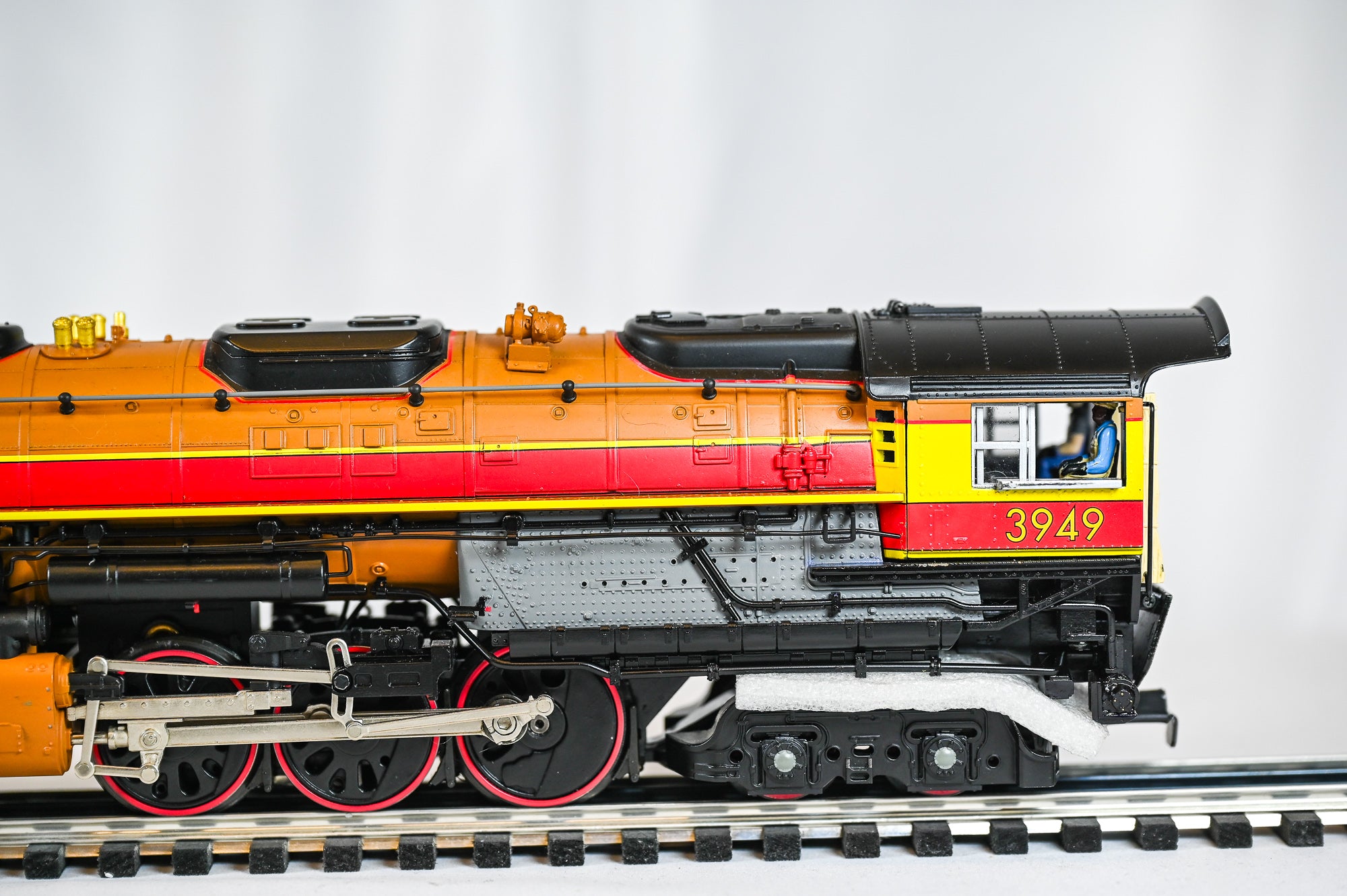 Lionel Union Pacific Challenger #3949 | Vision Line | O Scale