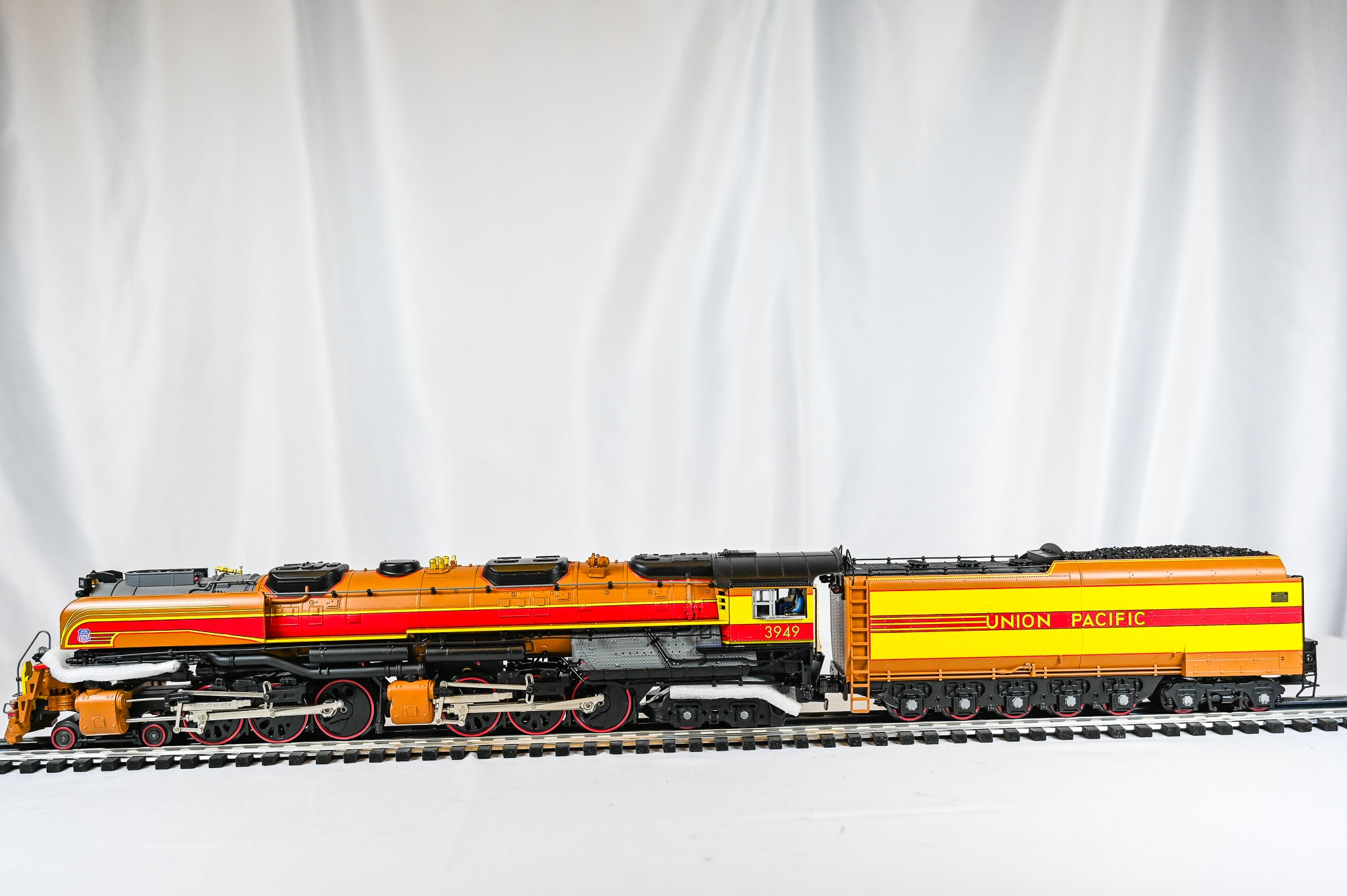Lionel Union Pacific Challenger #3949 | Vision Line | O Scale