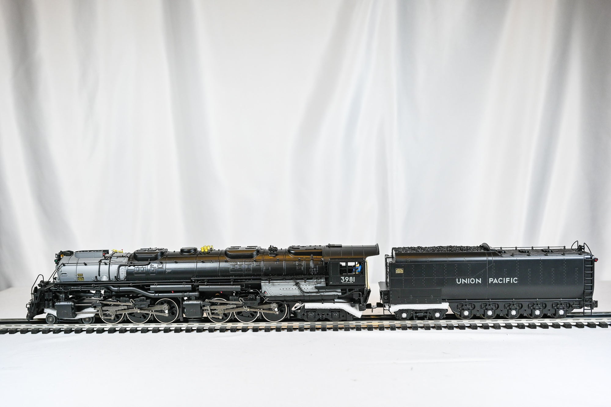 Lionel Union Pacific Challenger #3981 | Vision Line | O Scale