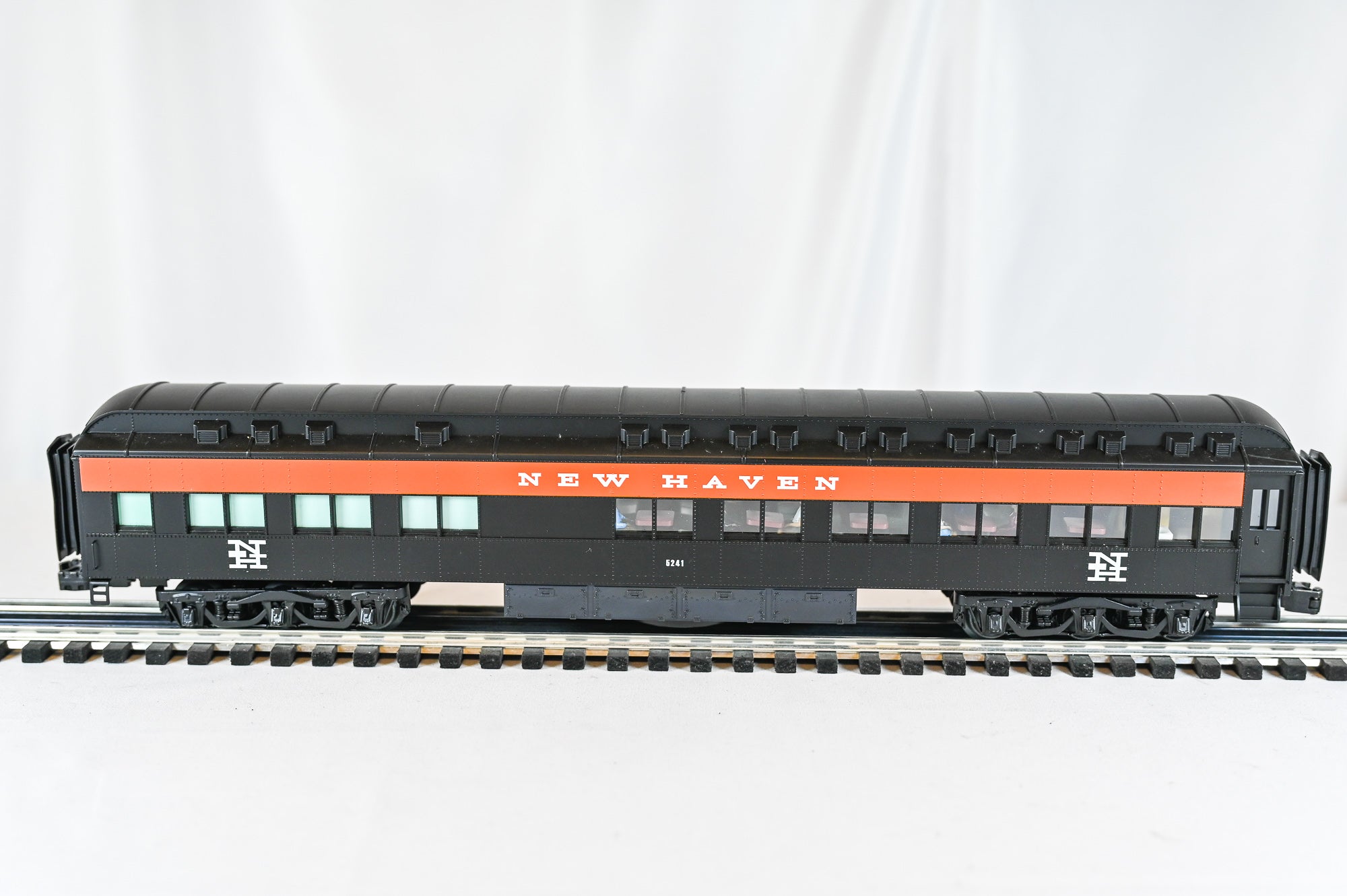 Lionel New Haven 18" 7 Passenger Car BUNDLE | O Scale
