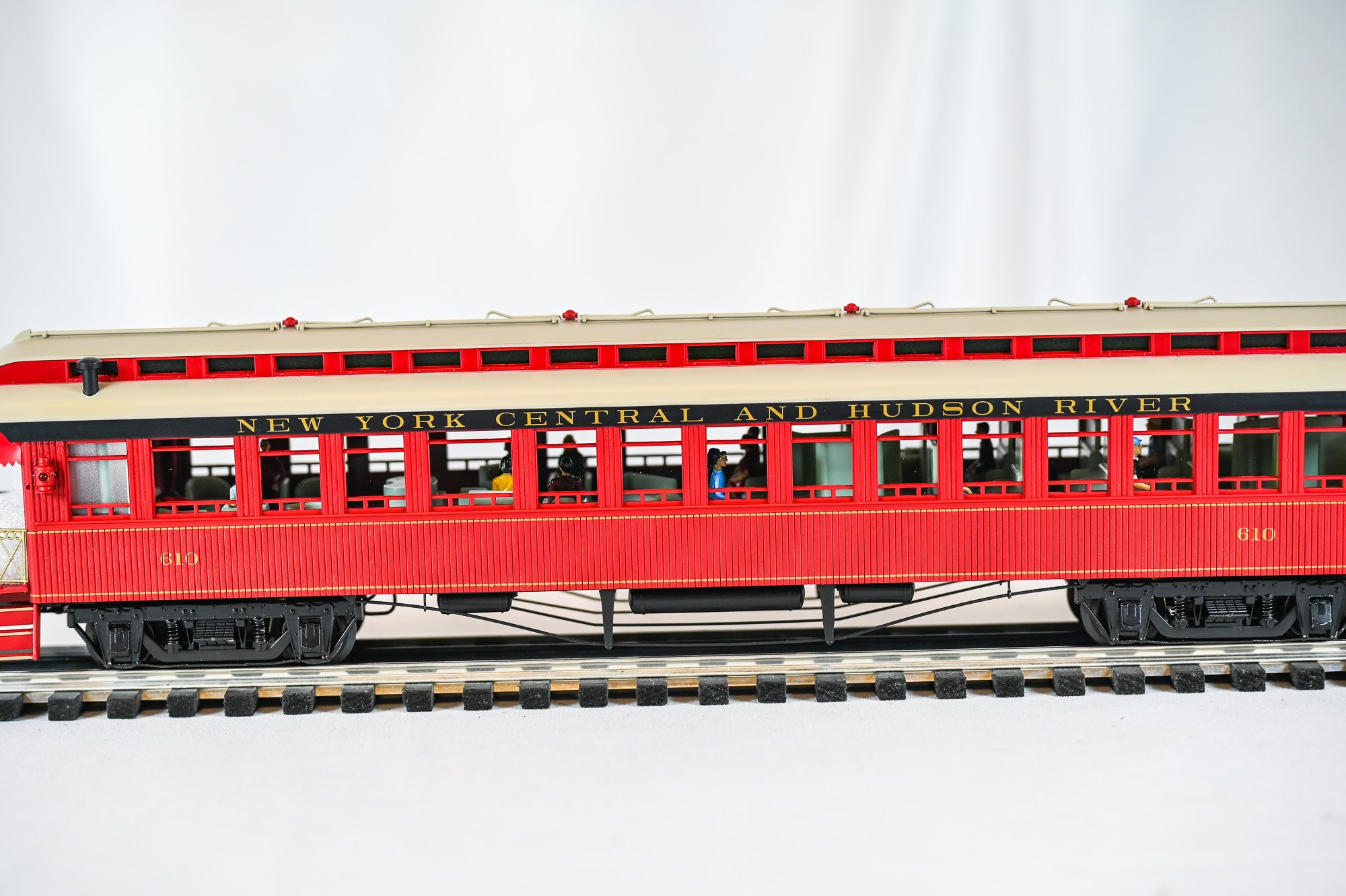 Lionel NYC & HR Wood Coach & Observation 2-Car Passenger Set | O Scale