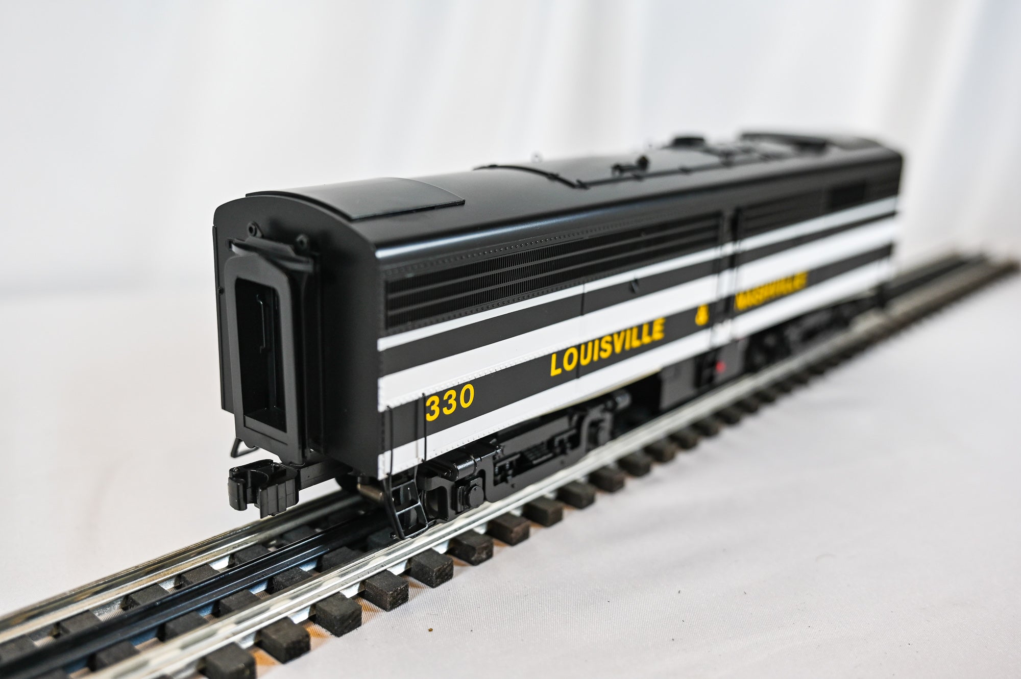 Lionel Legacy Louisville & Nashville FA-2 ABA Diesel Set | MrMuffin’s Custom Run | O Scale