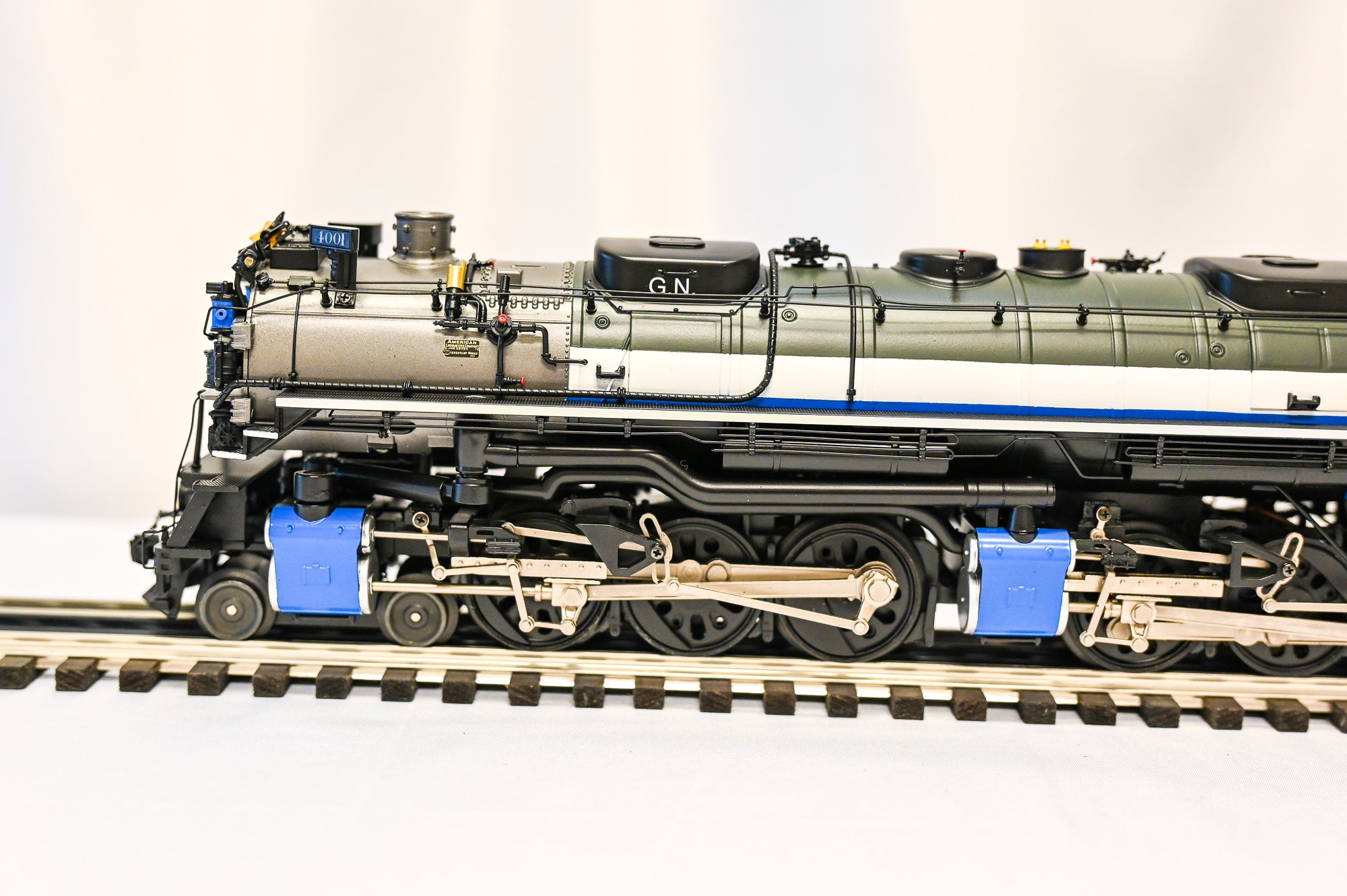 MTH Great Northern Challenger #4001 | Premier Line | O Scale