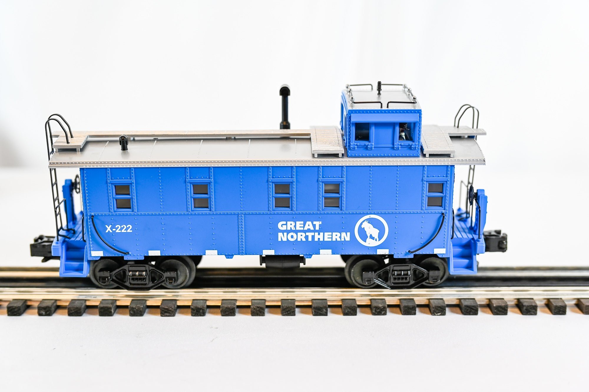 MTH Great Northern Steel Caboose | RailKing / Rugged Rail Style | O Scale