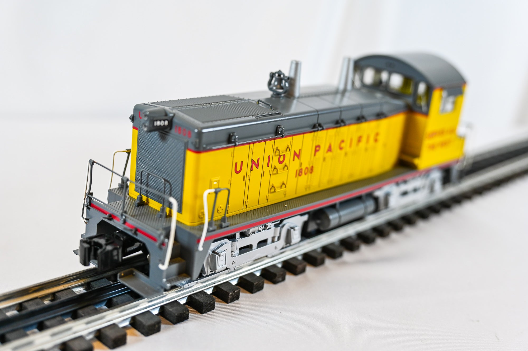 Lionel Union Pacific Legacy SW1 #1808 | LEGACY | O Scale