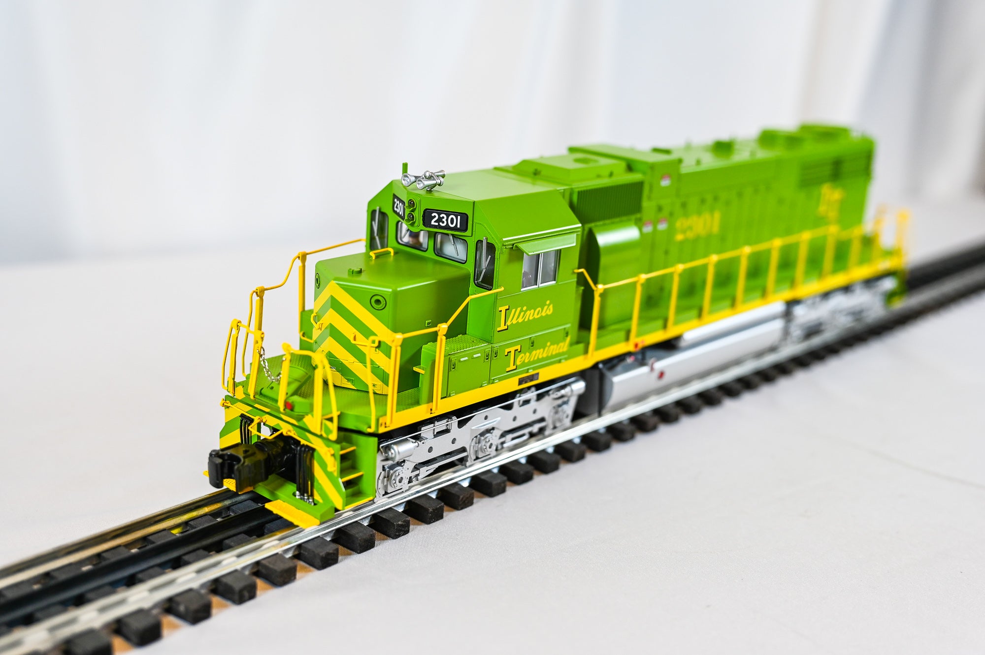 Lionel Illinois Terminal "Muffin" Exclusive SD38 #2301 | LEGACY | O Scale