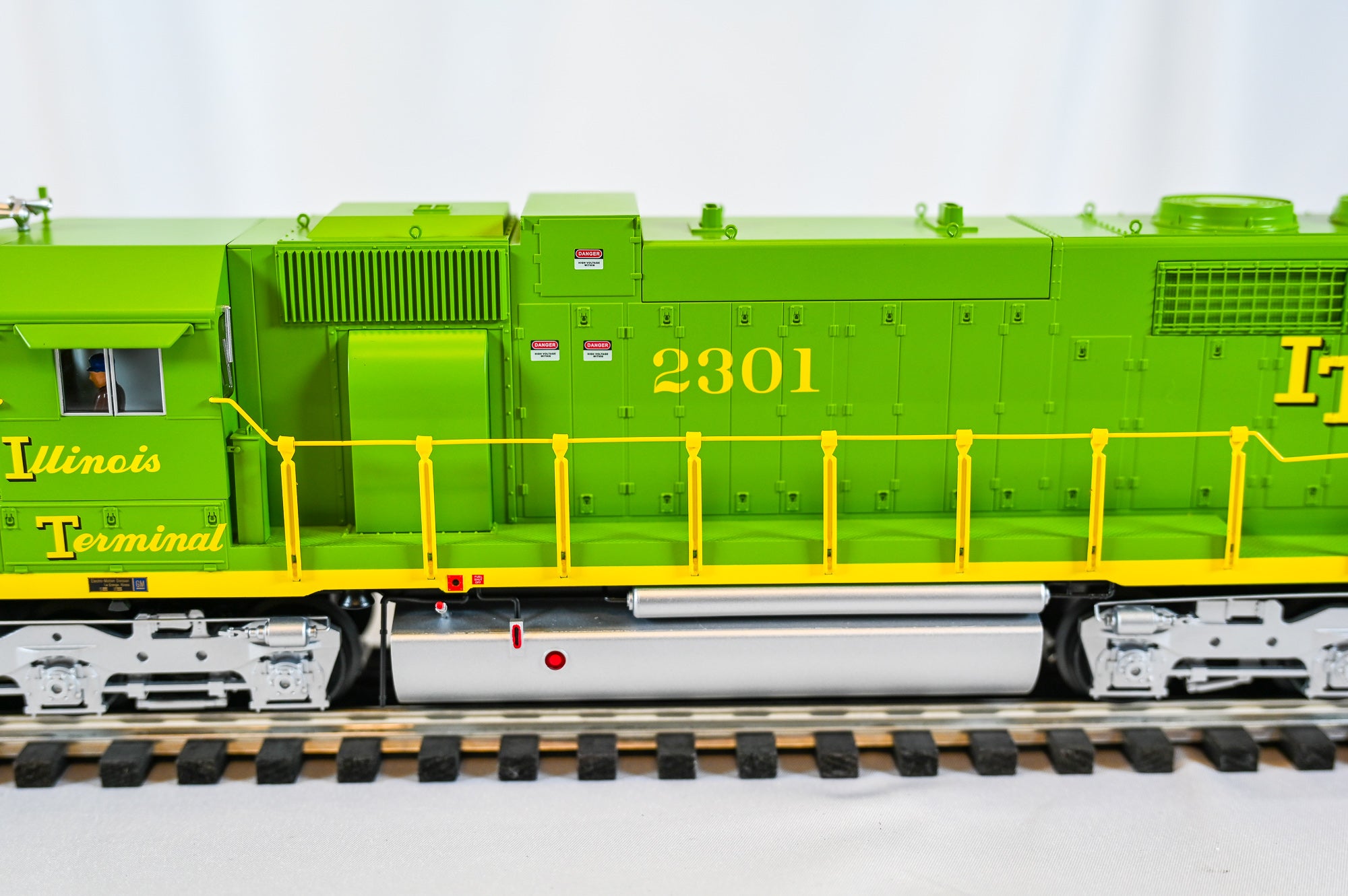 Lionel Illinois Terminal "Muffin" Exclusive SD38 #2301 | LEGACY | O Scale