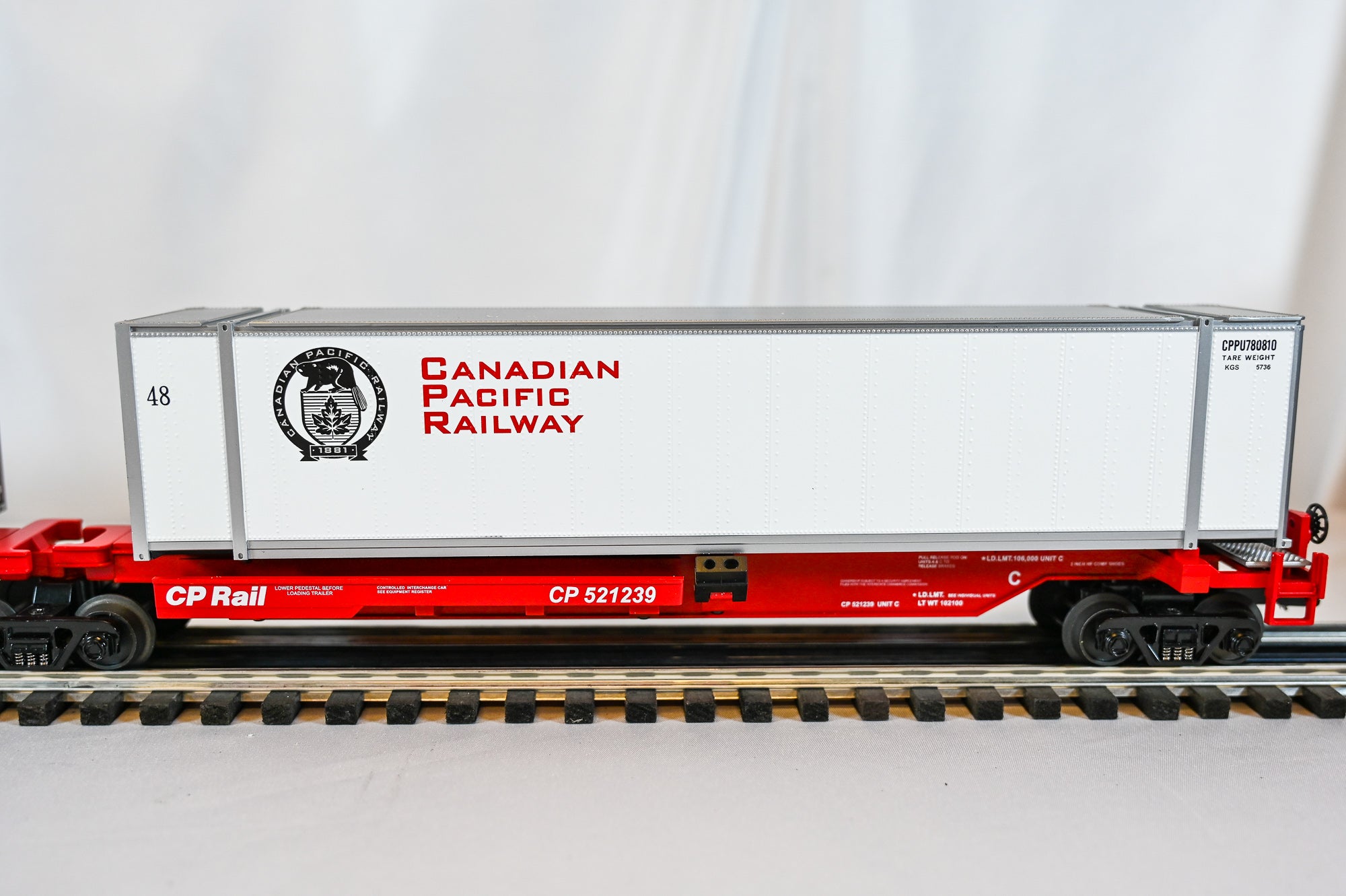 MTH Canadian Pacific 2-Car Spine Car Set with 48' Containers | RailKing | O Scale