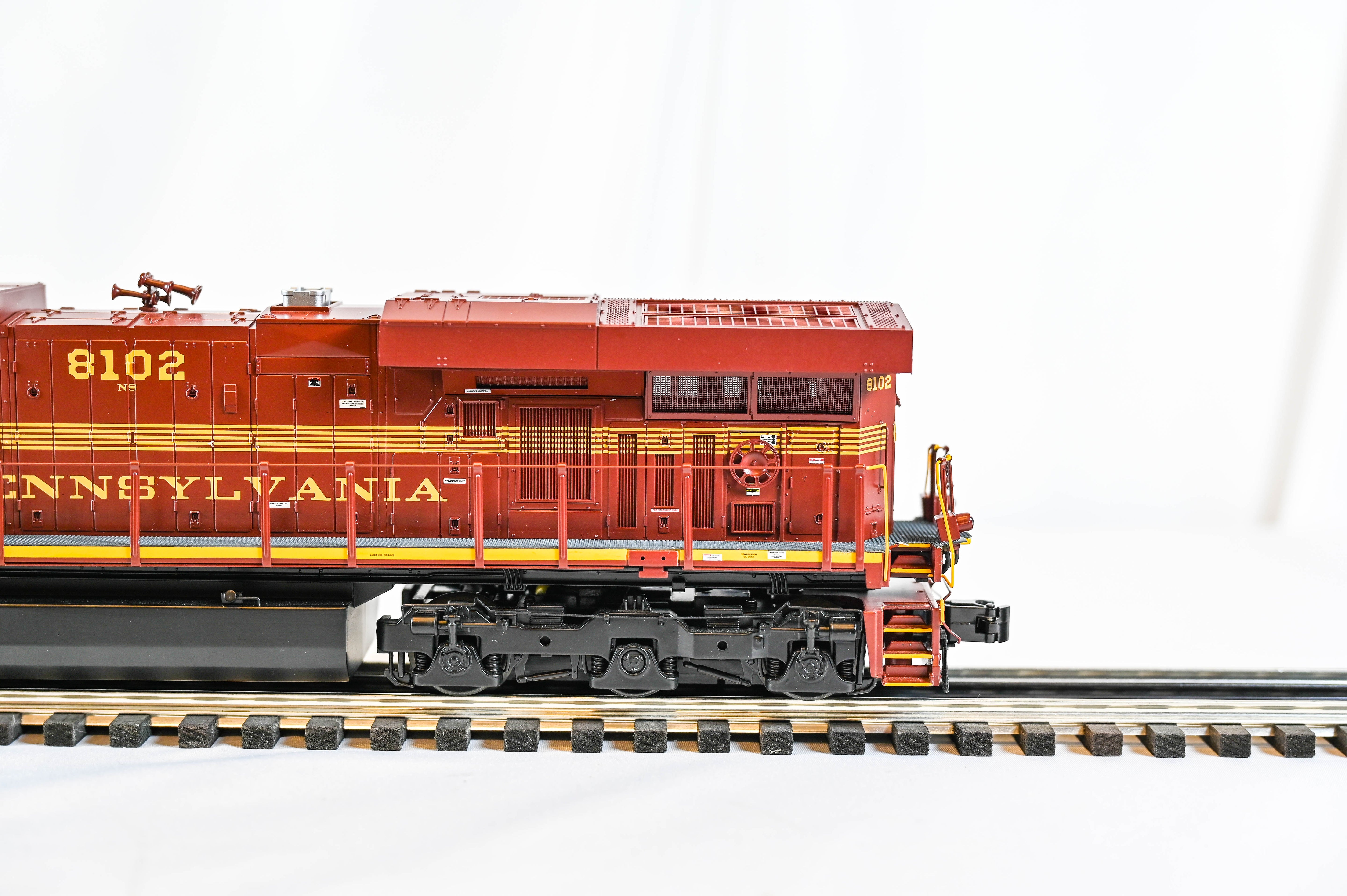 MTH Premier ES44AC Pennsylvania #8102 | Proto-Sound 3.0 | O Scale