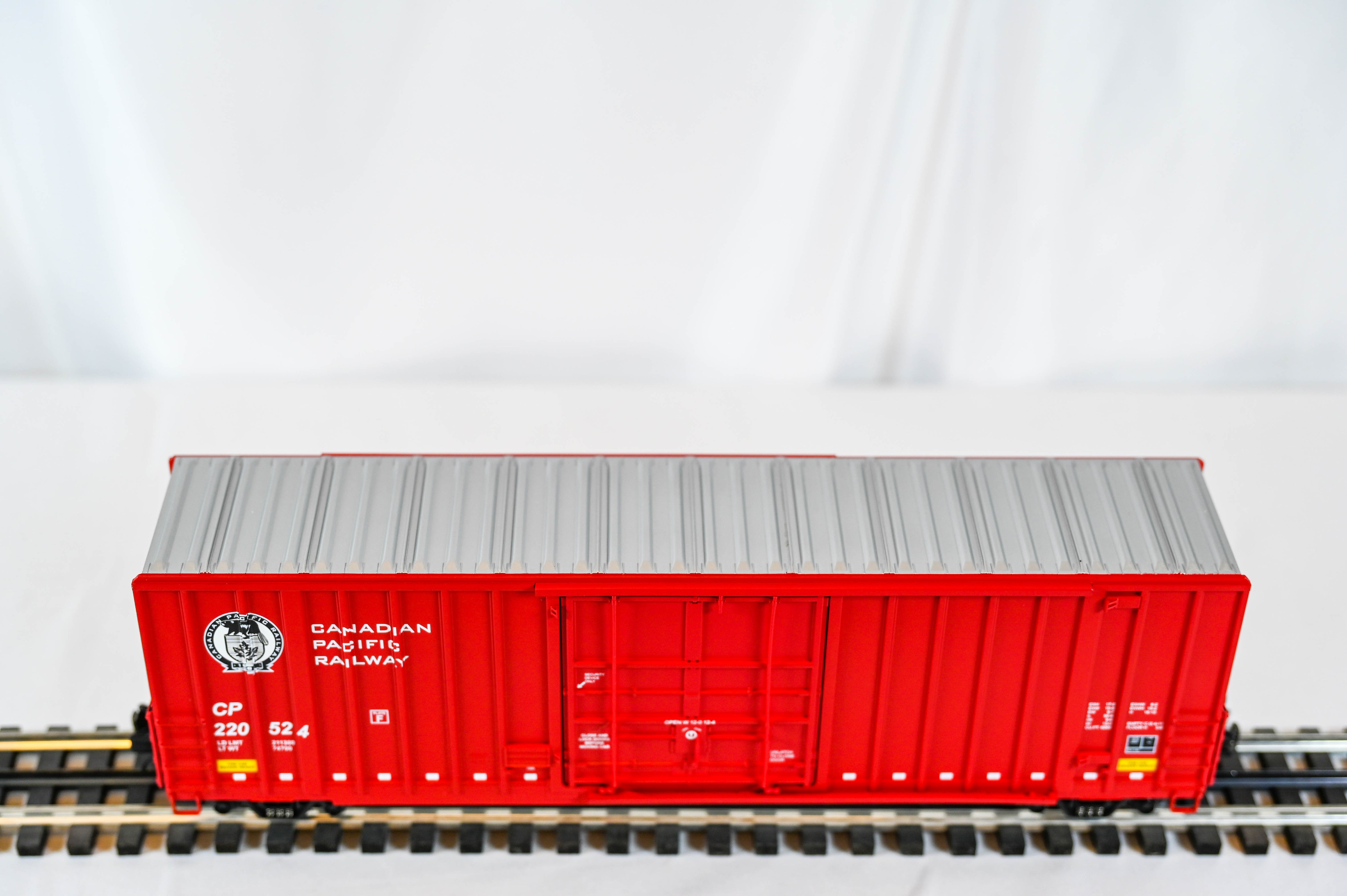 MTH Premier 50’ High Cube Box Car Canadian Pacific Car # 220524 | O Scale