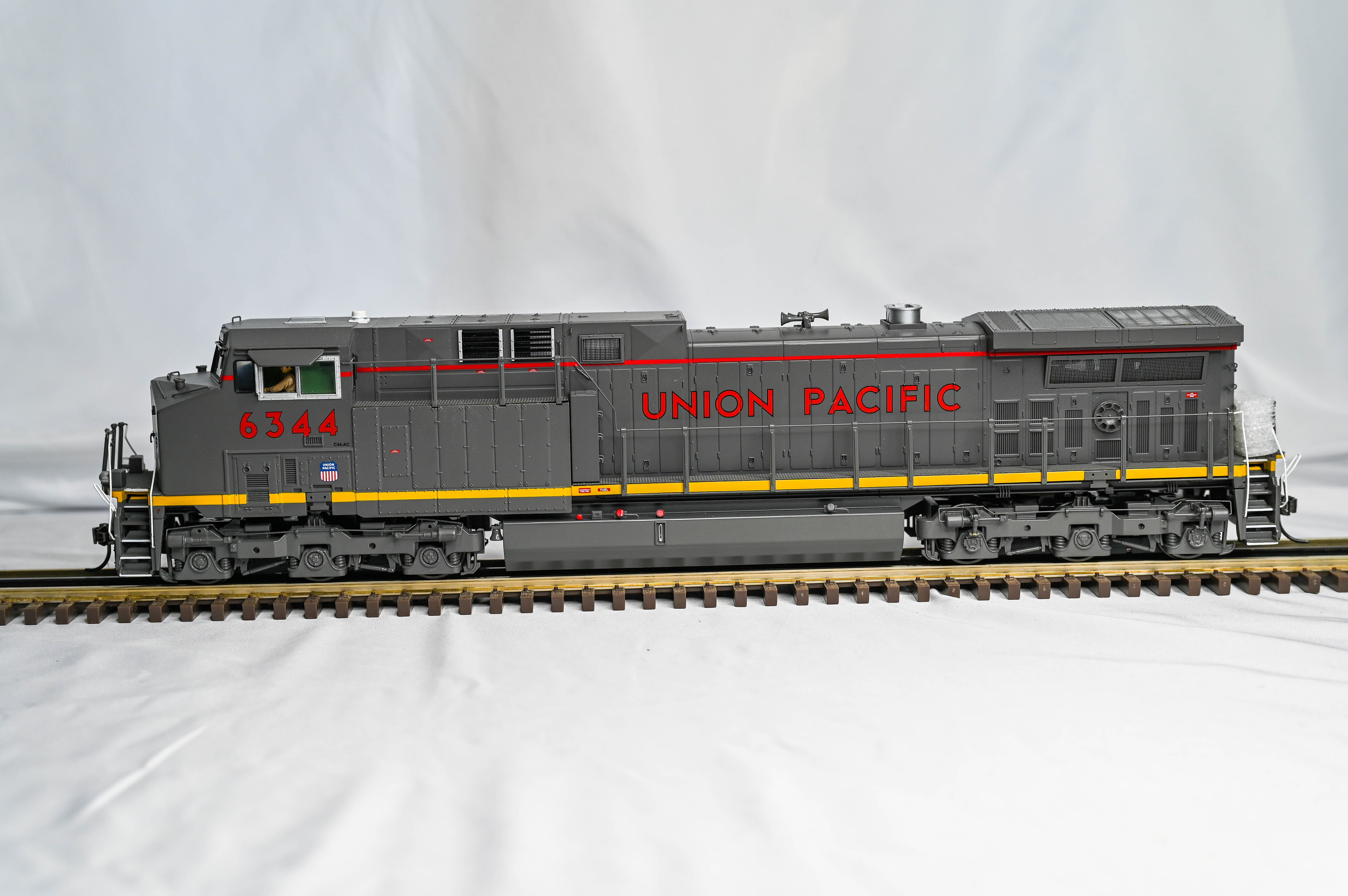 MTH Premier AC4400CW Union Pacific #6344 | 2 Rail | Proto-Sound 2.0 | O Scale