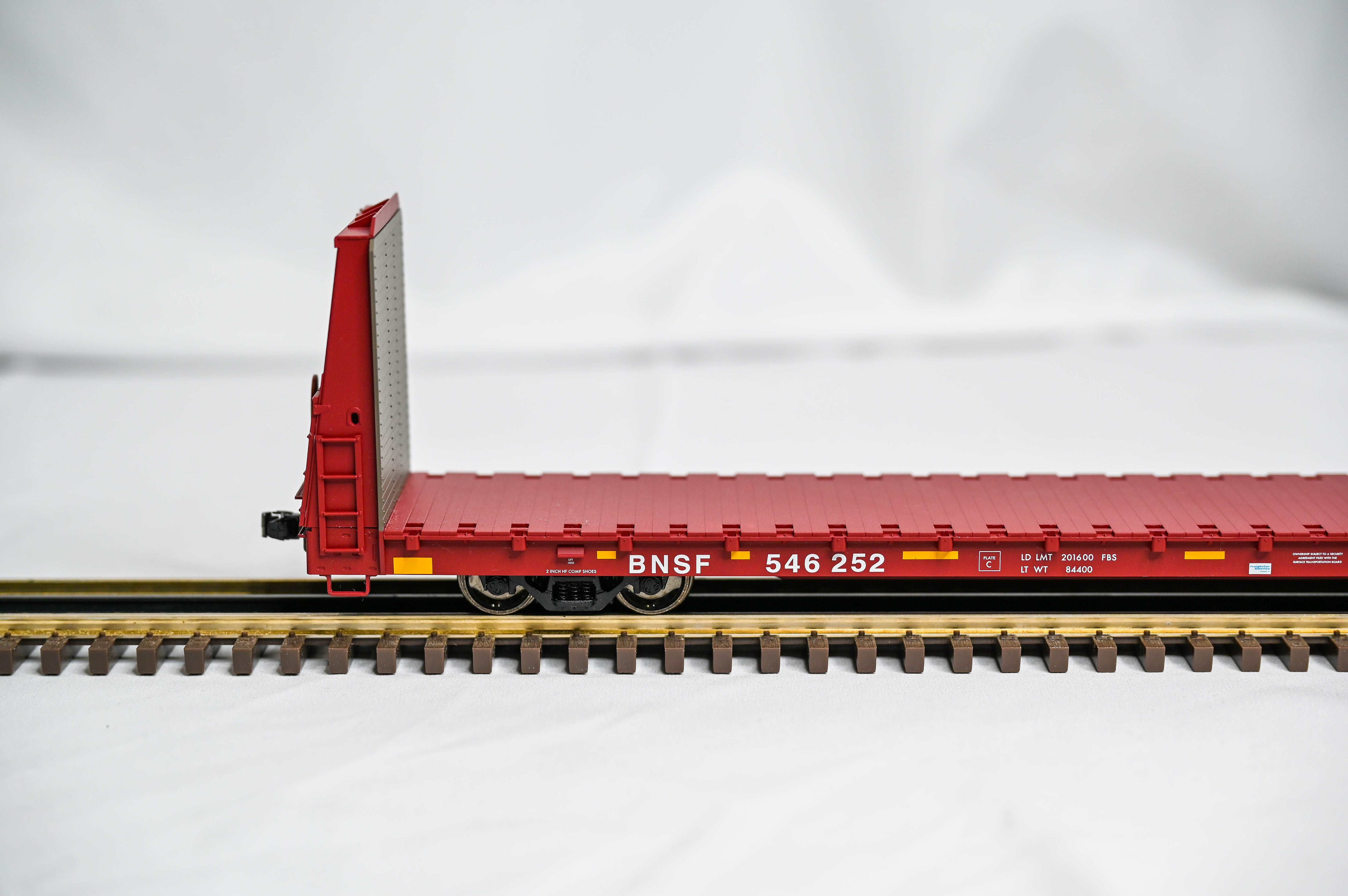 Atlas O Trainman 62' Bulkhead Flat Car BNSF #546252 | 2-Rail | O Scale