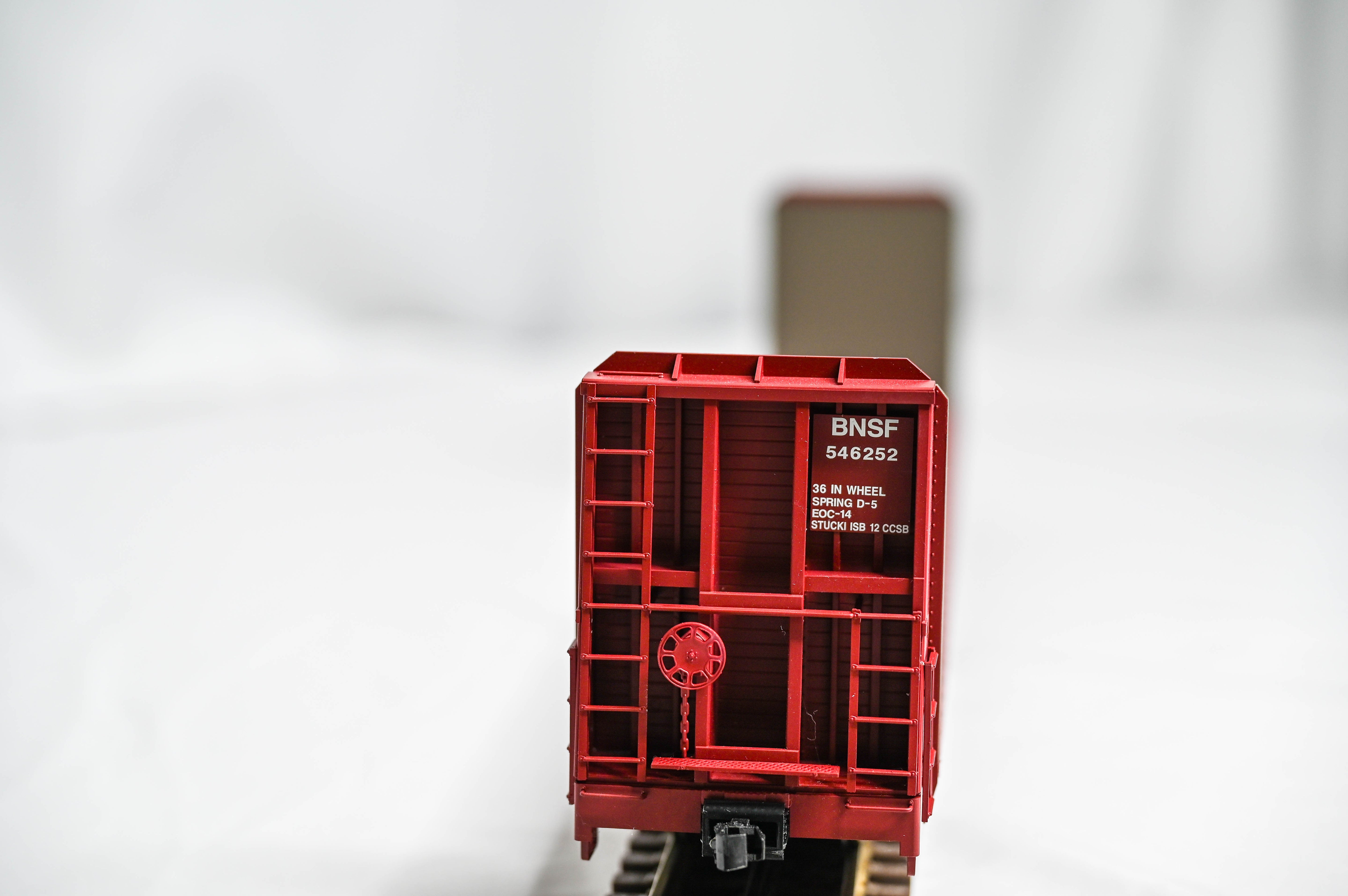 Atlas O Trainman 62' Bulkhead Flat Car BNSF #546252 | 2-Rail | O Scale