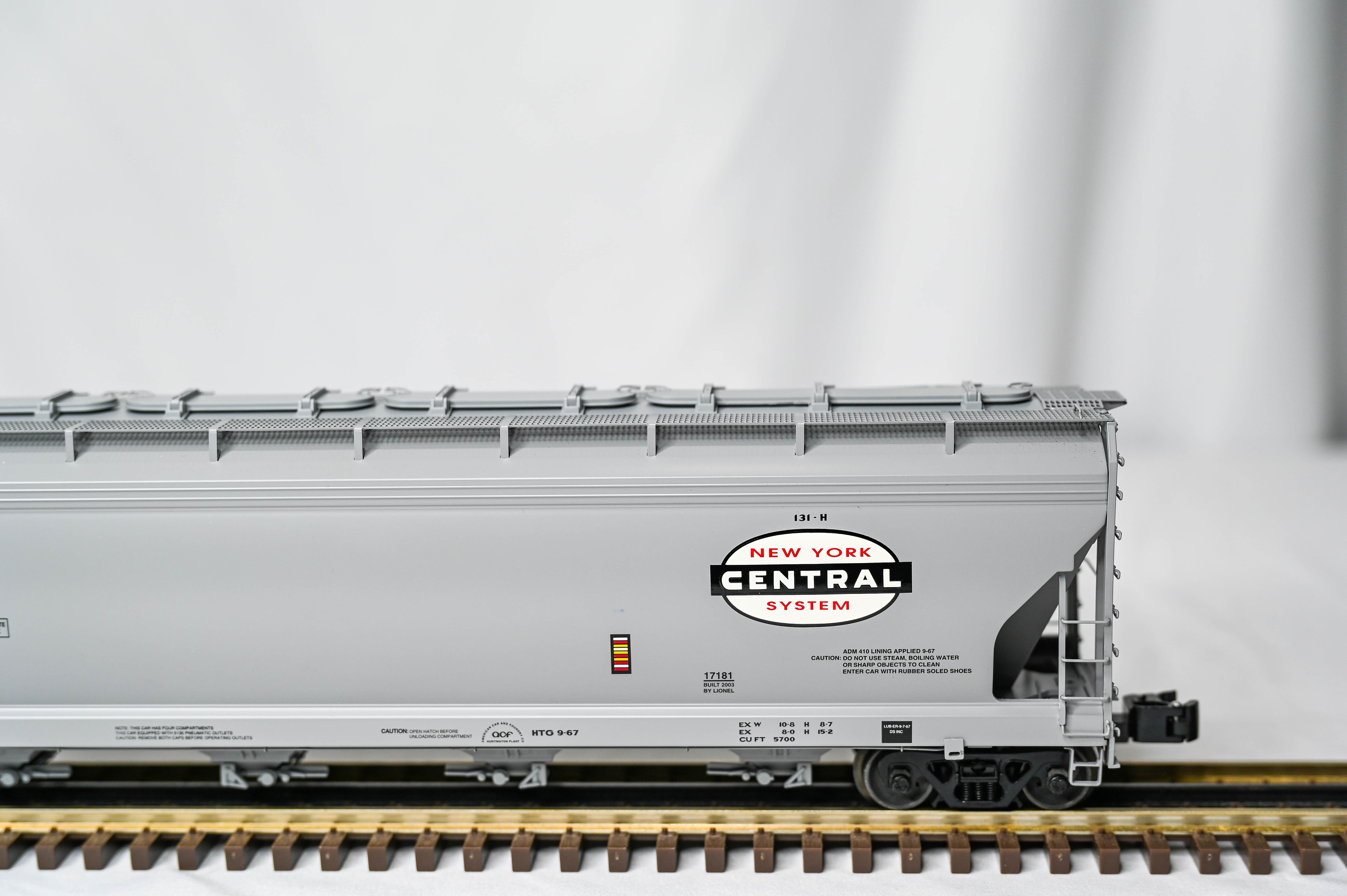 Lionel New York Central ACF 4-Bay Centerflow Hopper #892138 | O Gauge | 6-17181