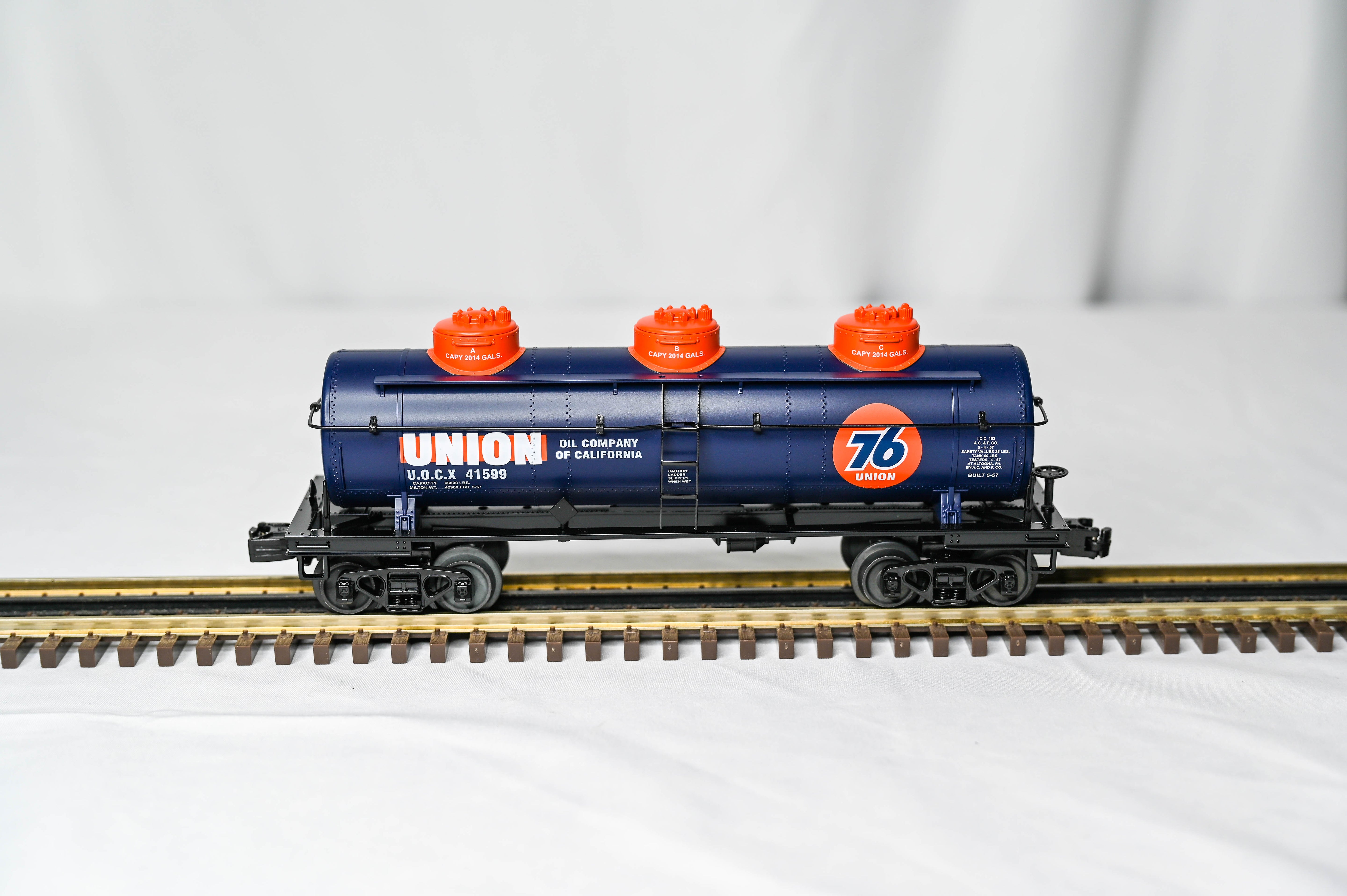 MTH RailKing Union 76 3-Dome Tank Car UOCX #41599 | O Gauge | 30-73662