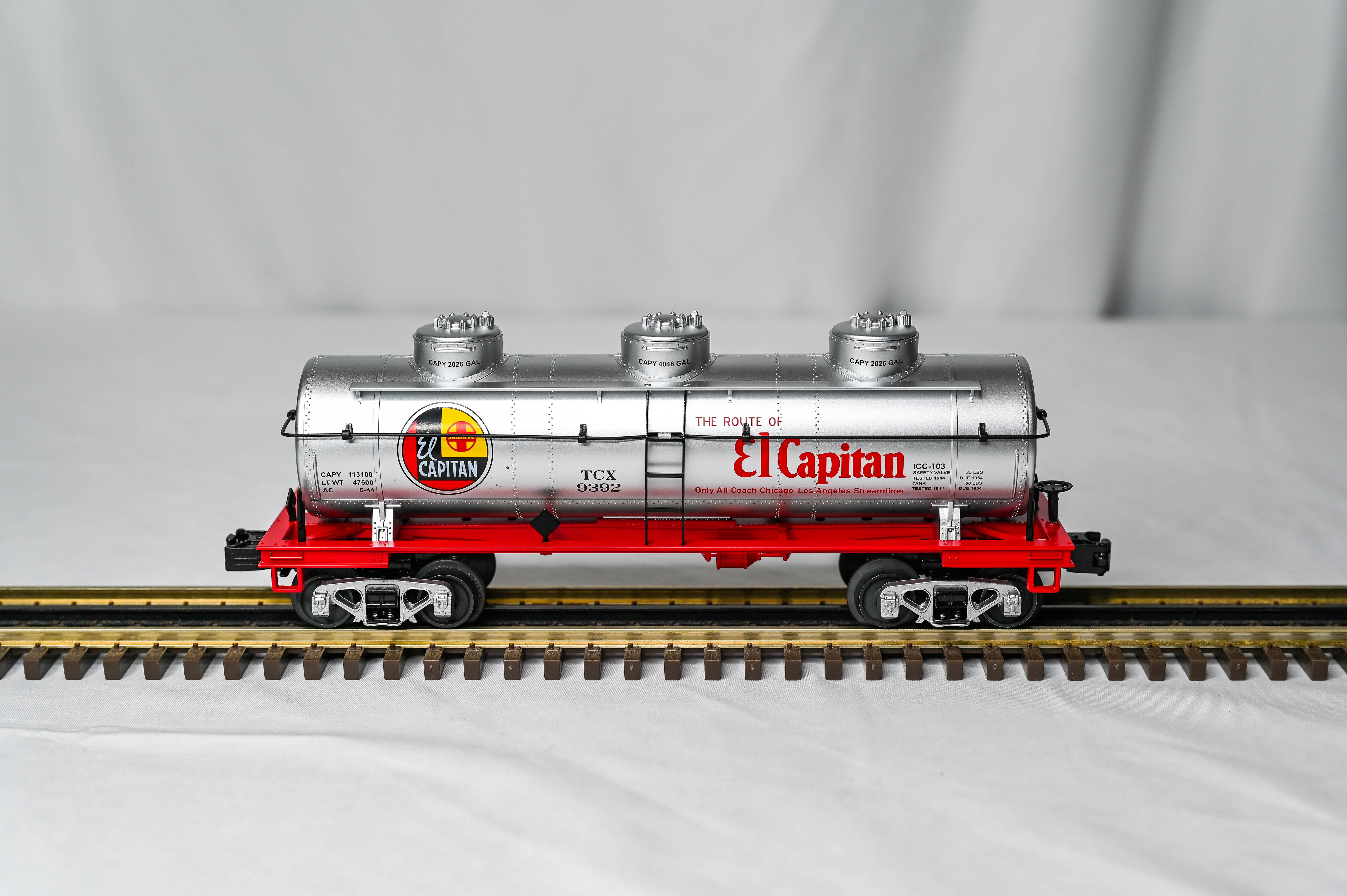 MTH RailKing Santa Fe 3-Dome Tank Car TCX #9392 | O Gauge | 30-73663