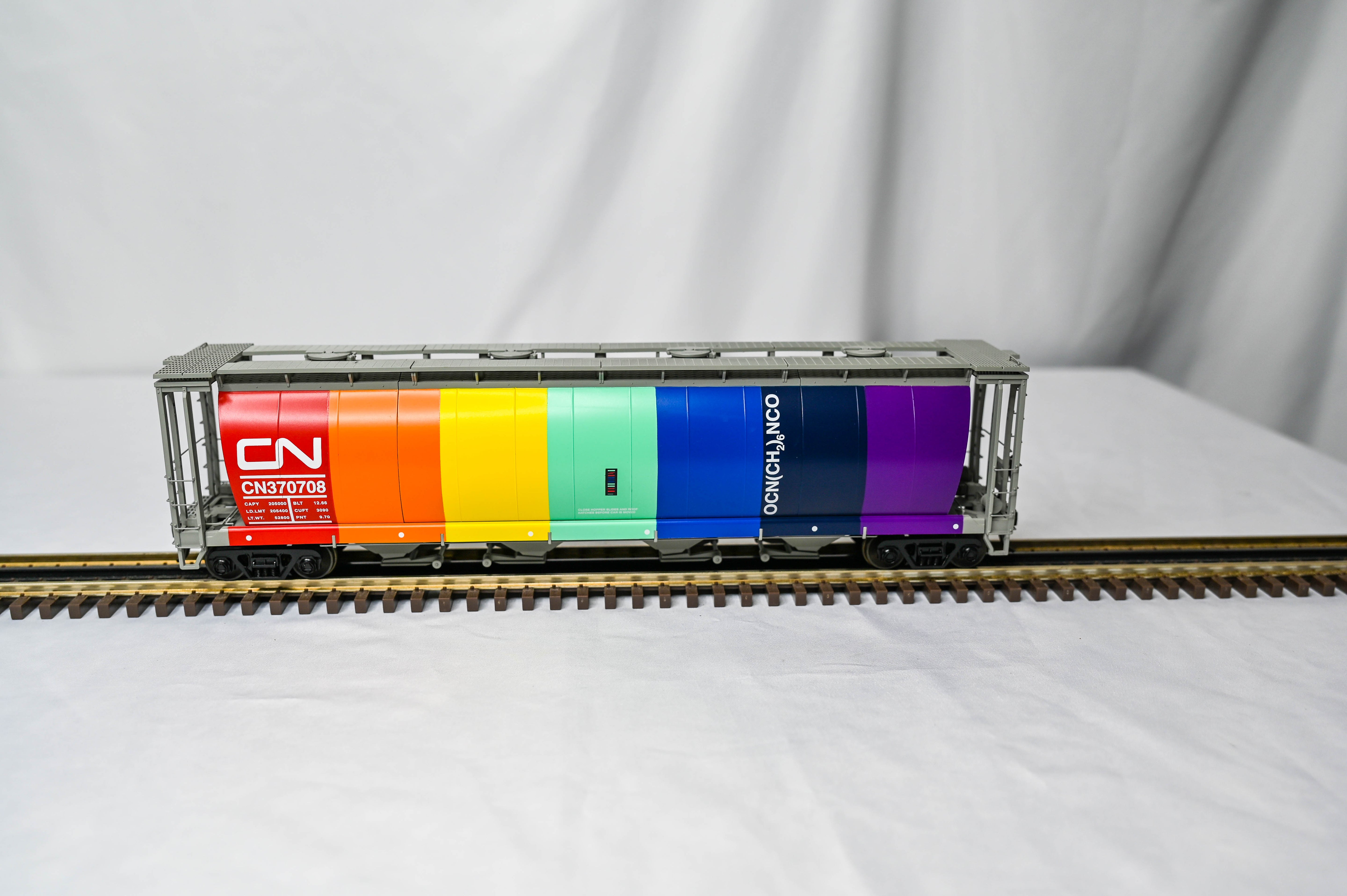 MTH Premier Canadian National (MTHRRC-2009) 100 Ton Hopper Car | O Scale | 20-97687