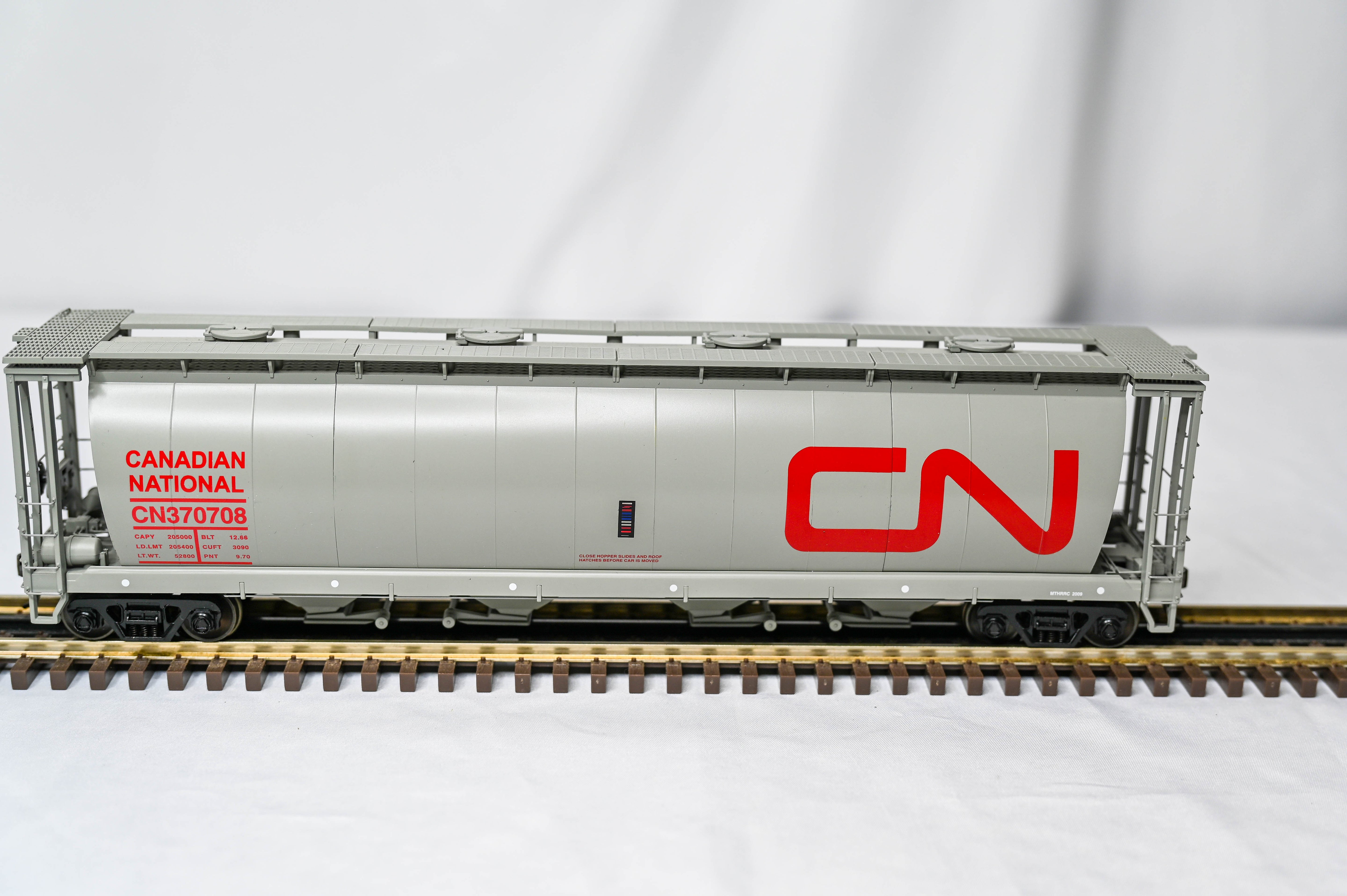 MTH Premier Canadian National (MTHRRC-2009) 100 Ton Hopper Car | O Scale | 20-97687