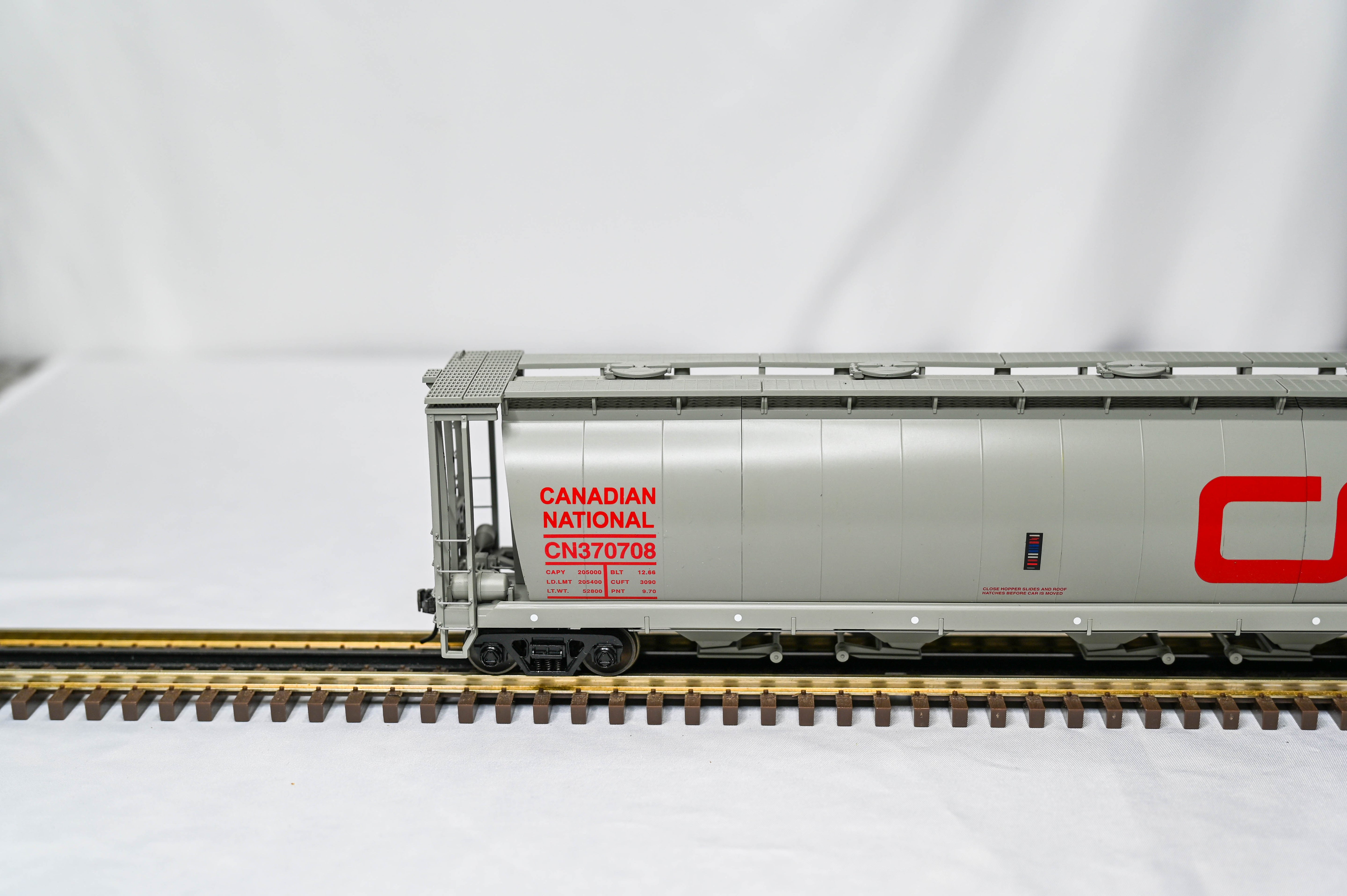 MTH Premier Canadian National (MTHRRC-2009) 100 Ton Hopper Car | O Scale | 20-97687